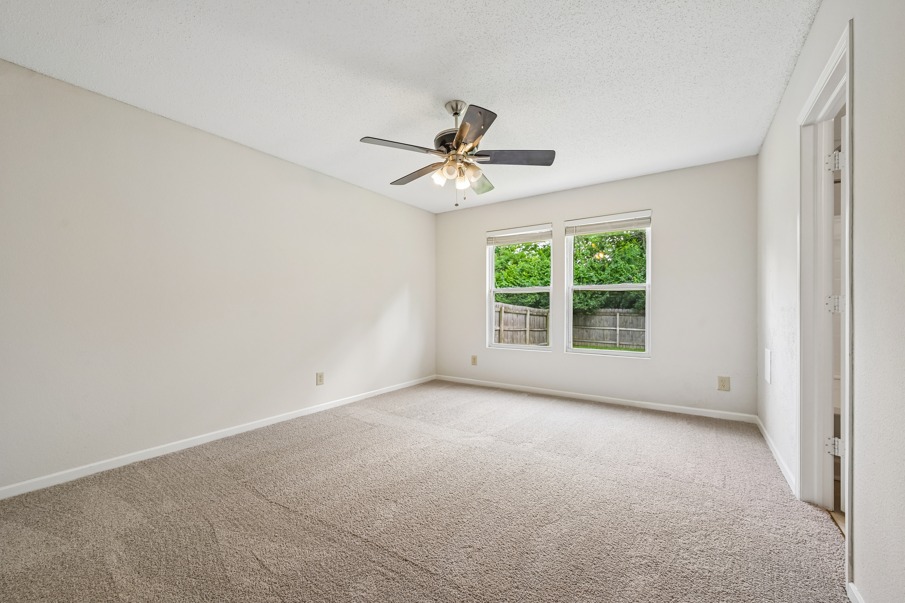 Photo 17 of 29 of 11355 Congaree Way, Indianapolis, IN