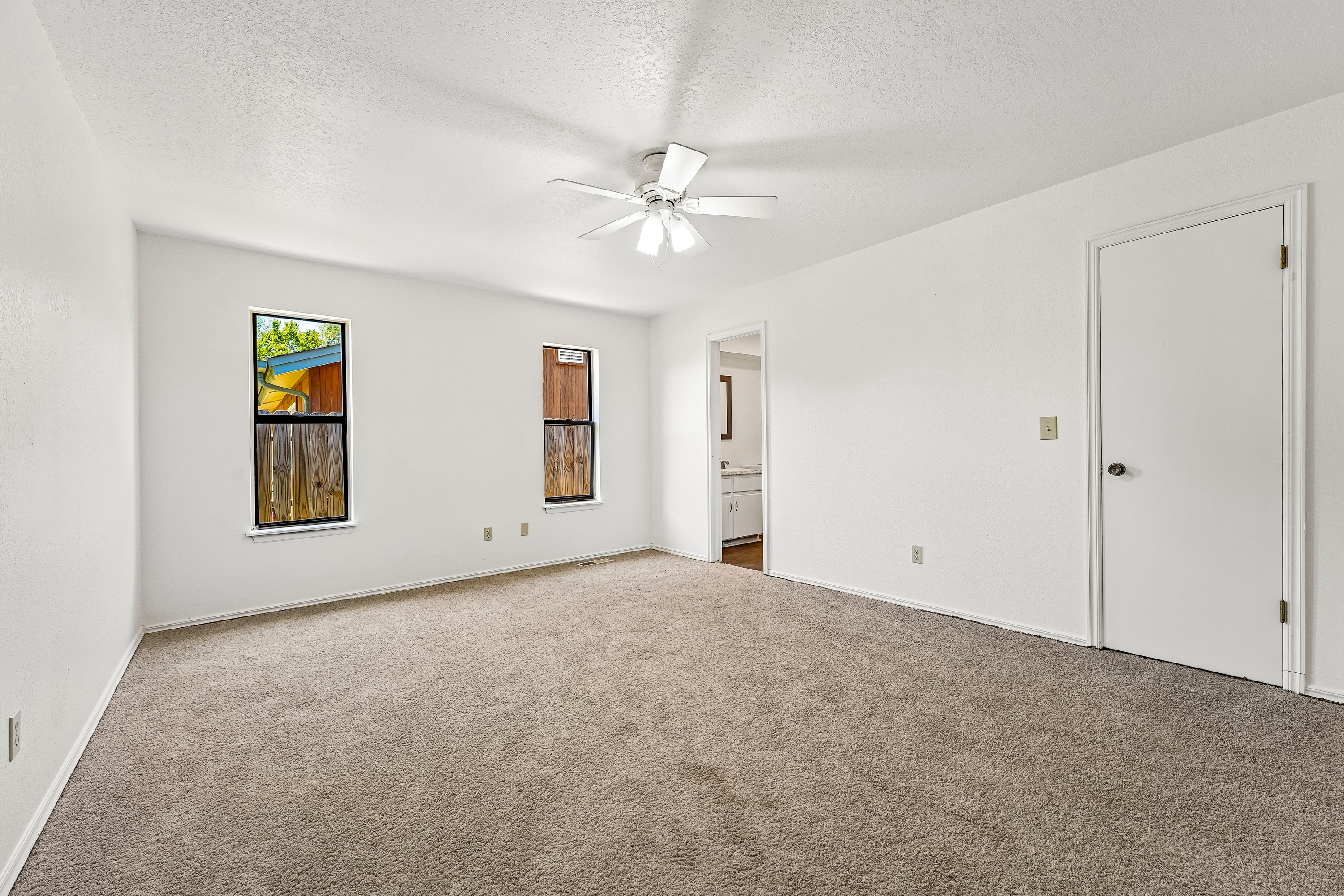 Photo 4 of 25 of 204 W Wayne St, Edmond, OK