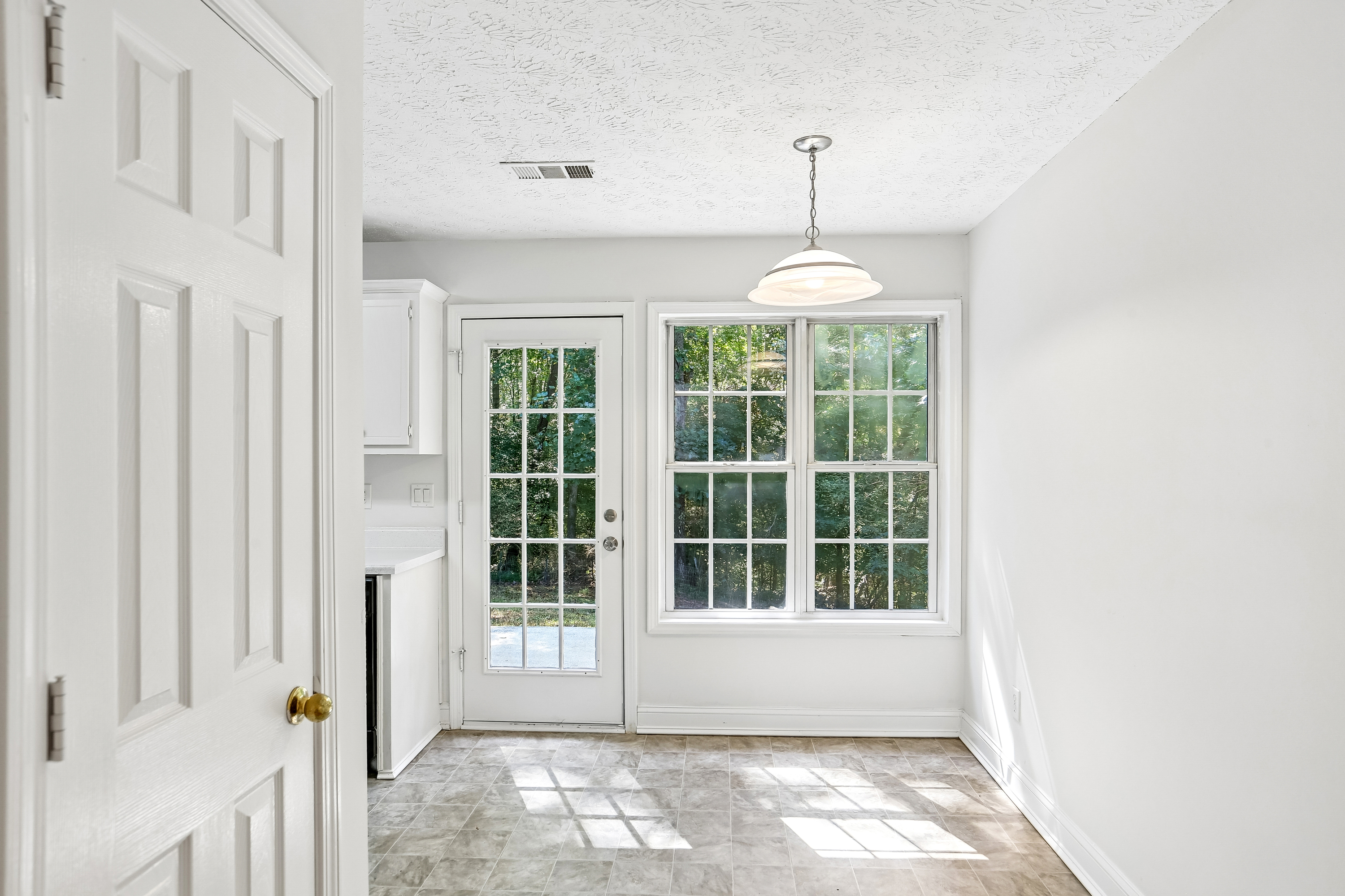Photo 20 of 47 of 5511 Pond Mill Ct, Flowery Branch, GA