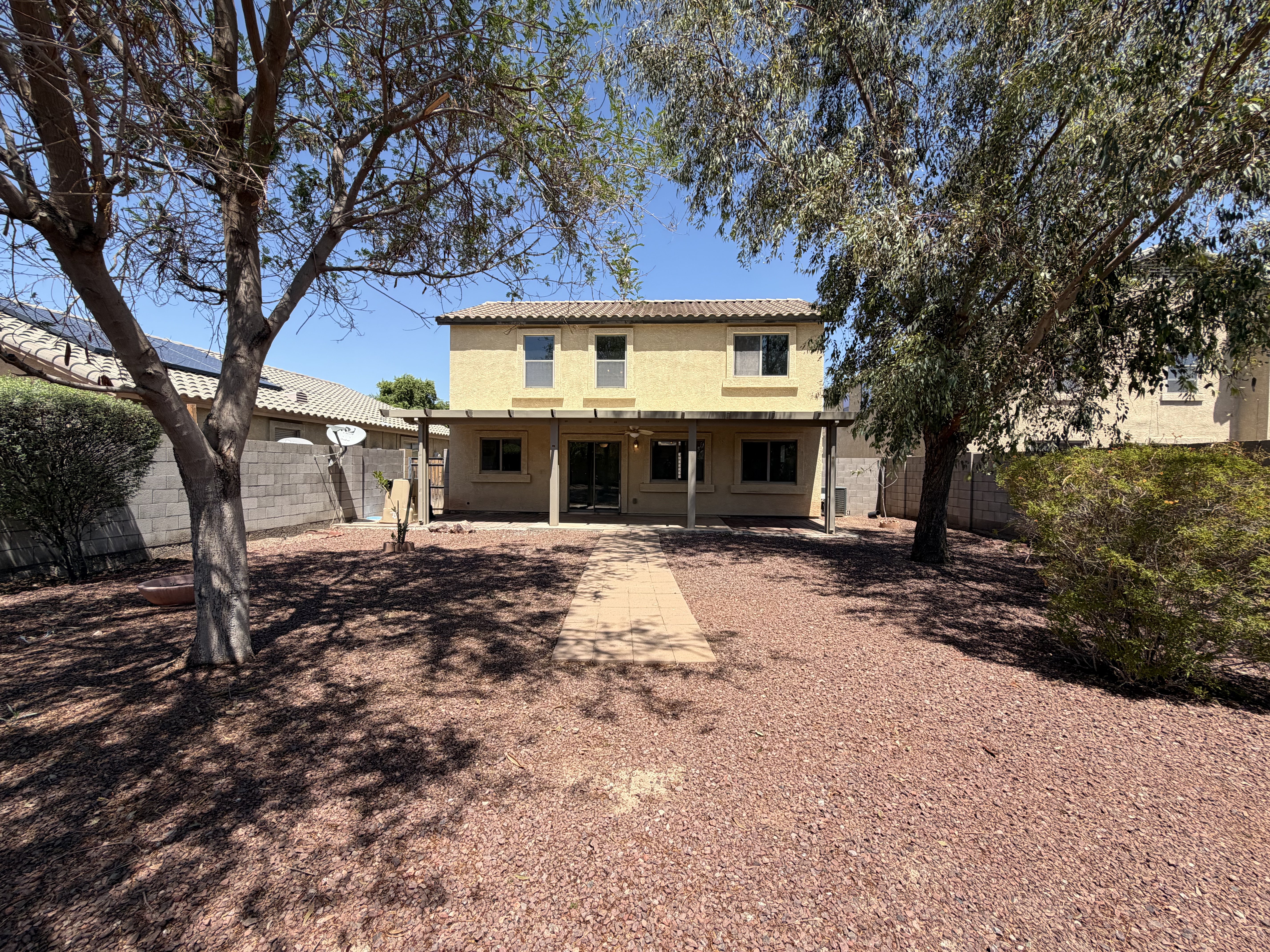 Photo 5 of 32 of 23669 W Parkway Dr, Buckeye, AZ