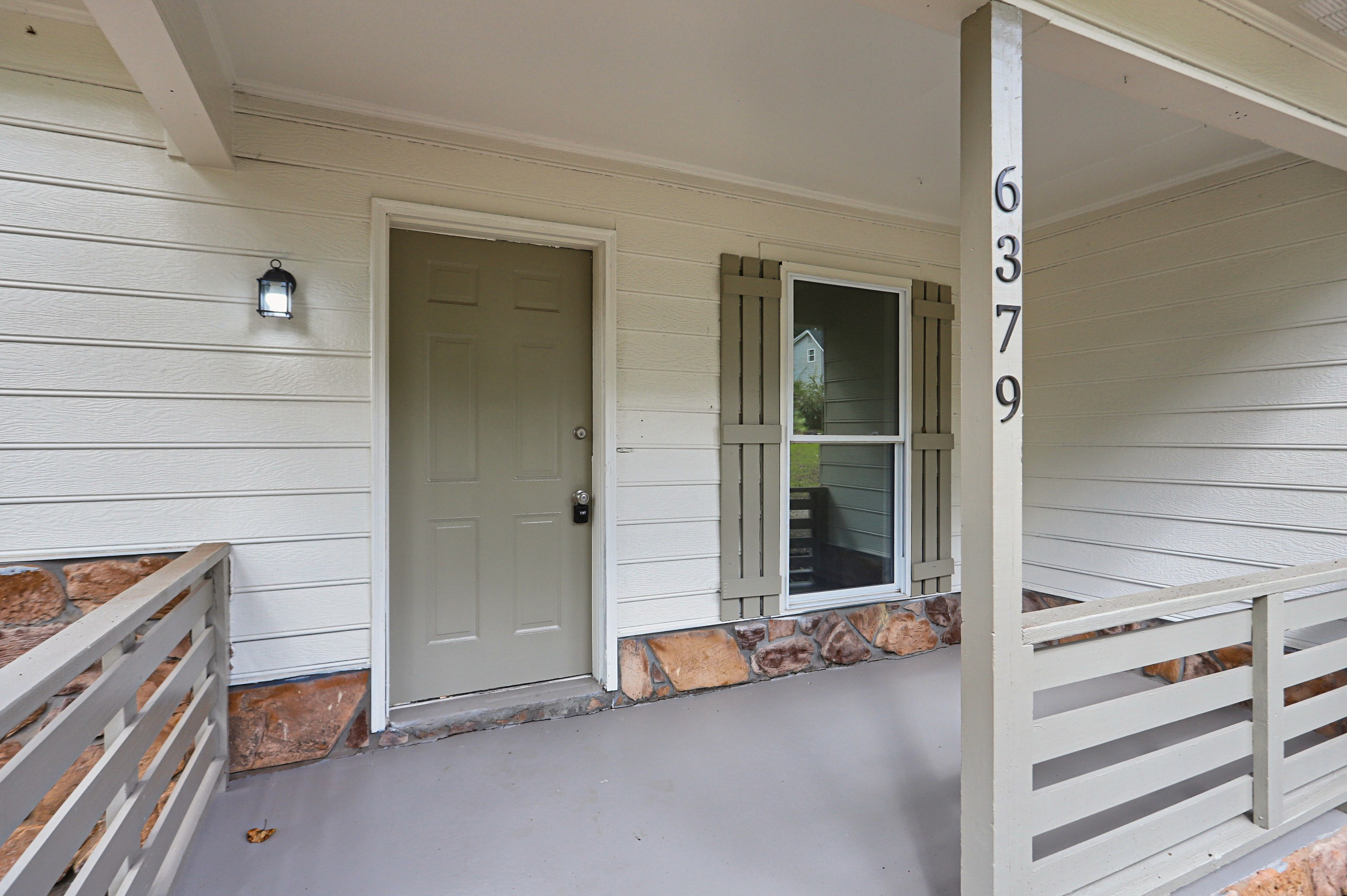 Photo 27 of 31 of 6379 Leverett Dr, Lithonia, GA
