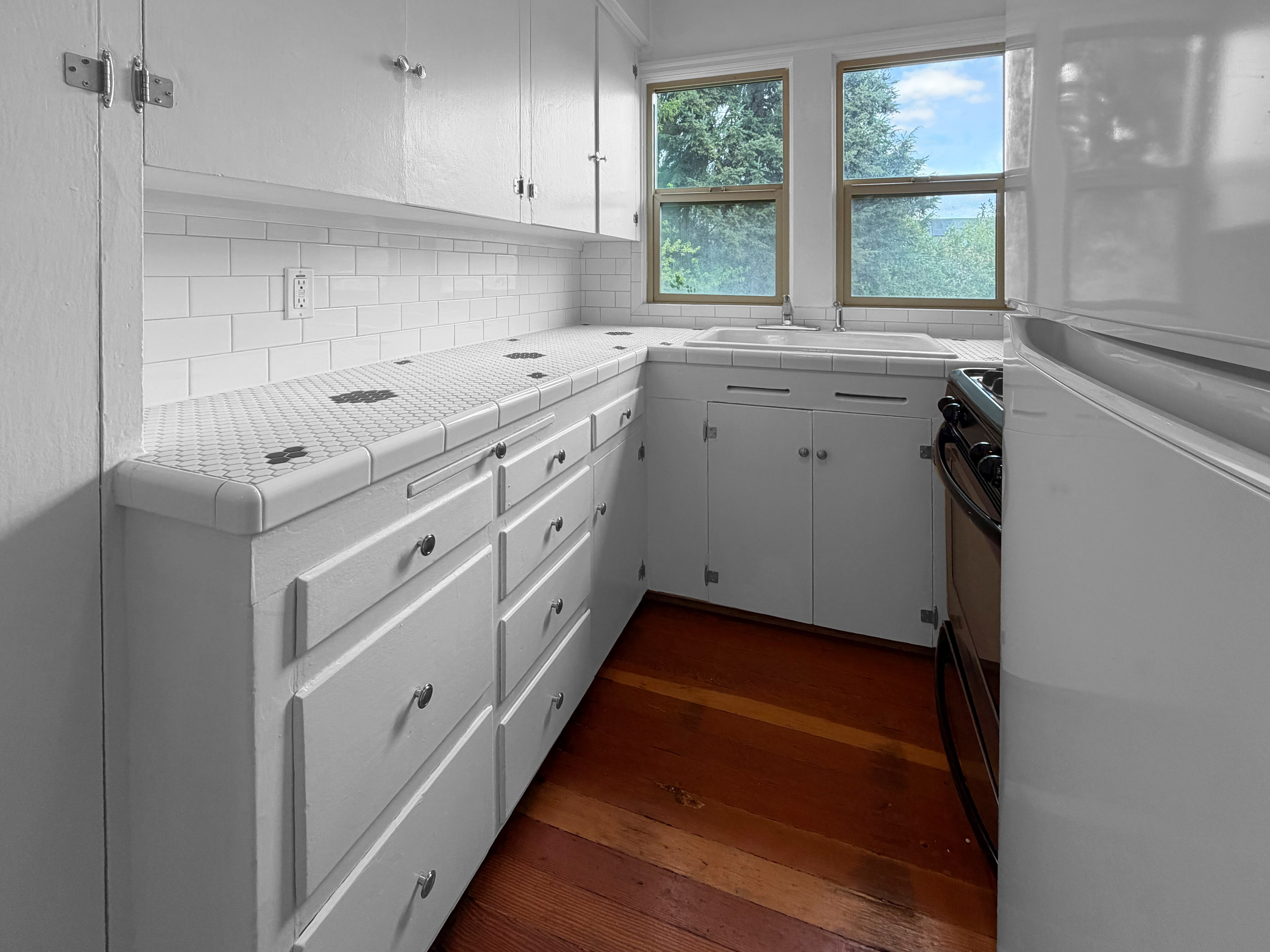 Photo 2 of 13 of 1411 N Alberta St, Portland, OR