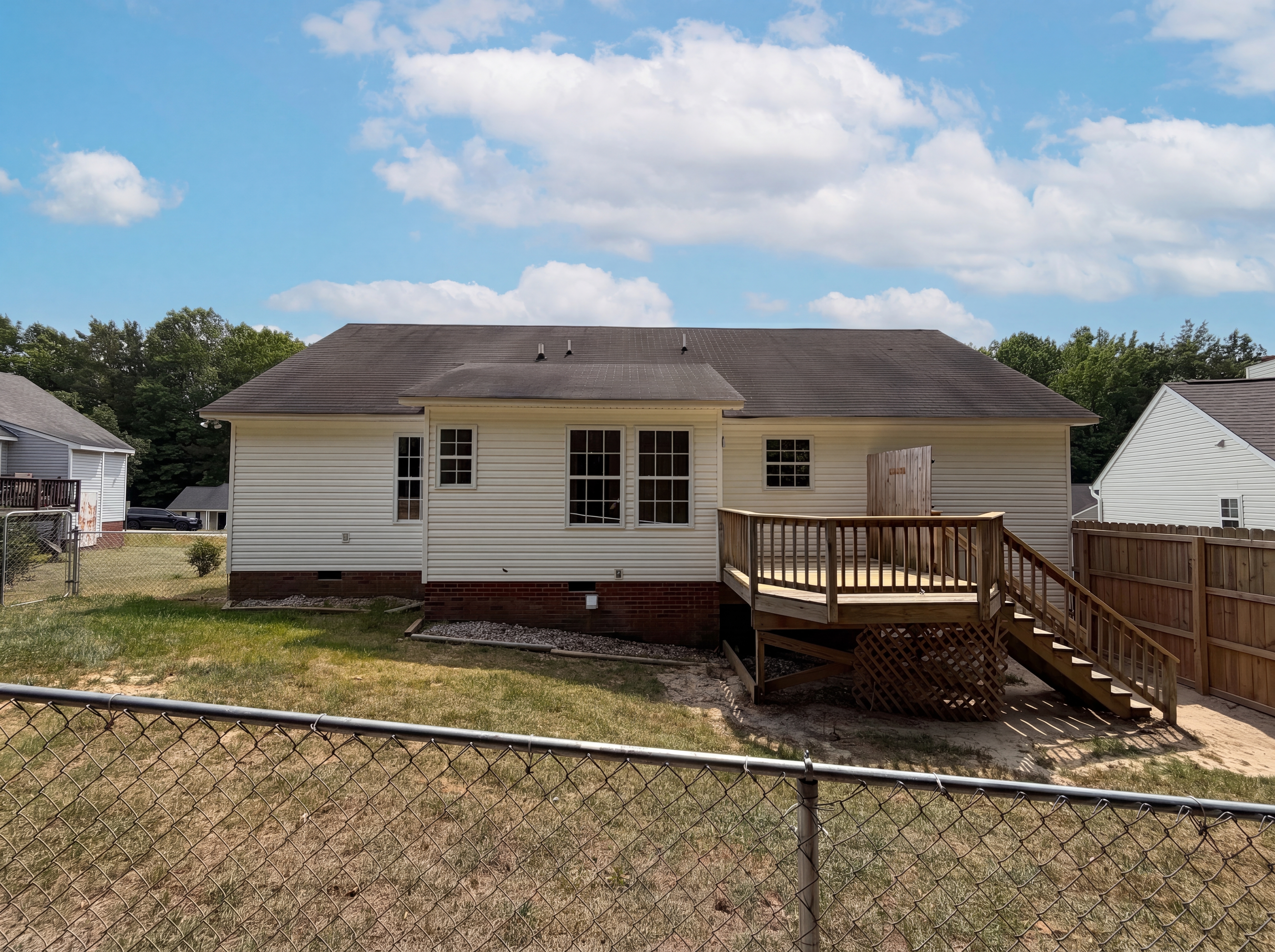 Photo 5 of 16 of 1024 Laurel Leaf Rd, Zebulon, NC