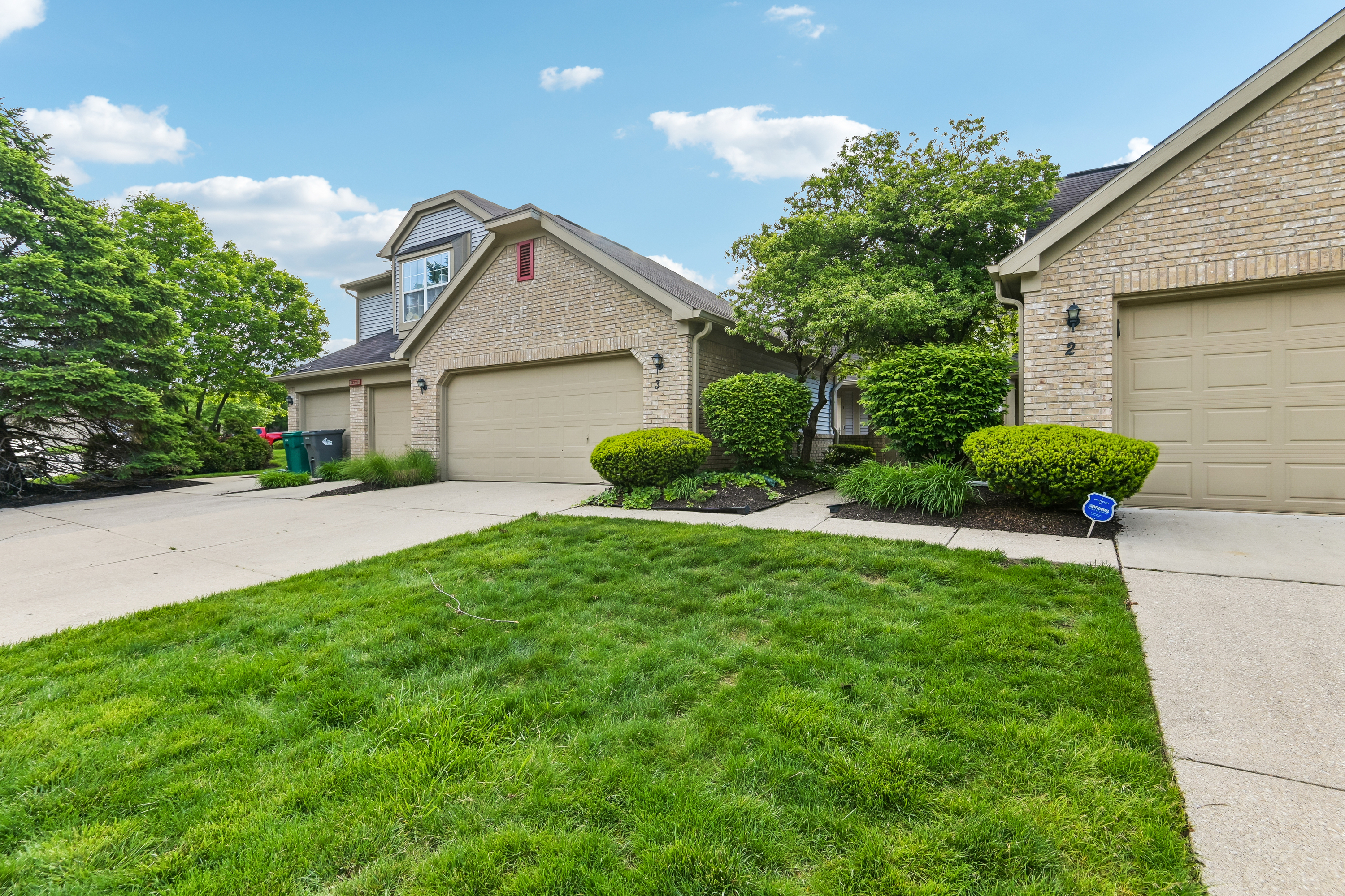 Photo 10 of 42 of 3711 Magenta Ln, Indianapolis, IN