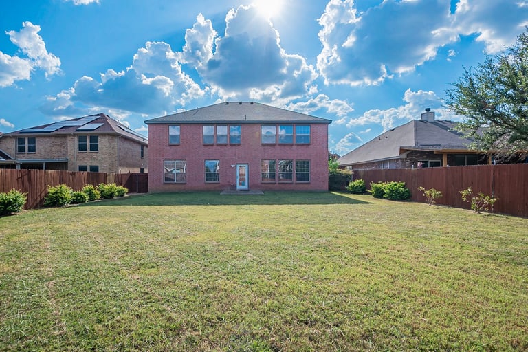Photo 7 of 33 - 7715 Longbow Ln, Arlington, TX 76002