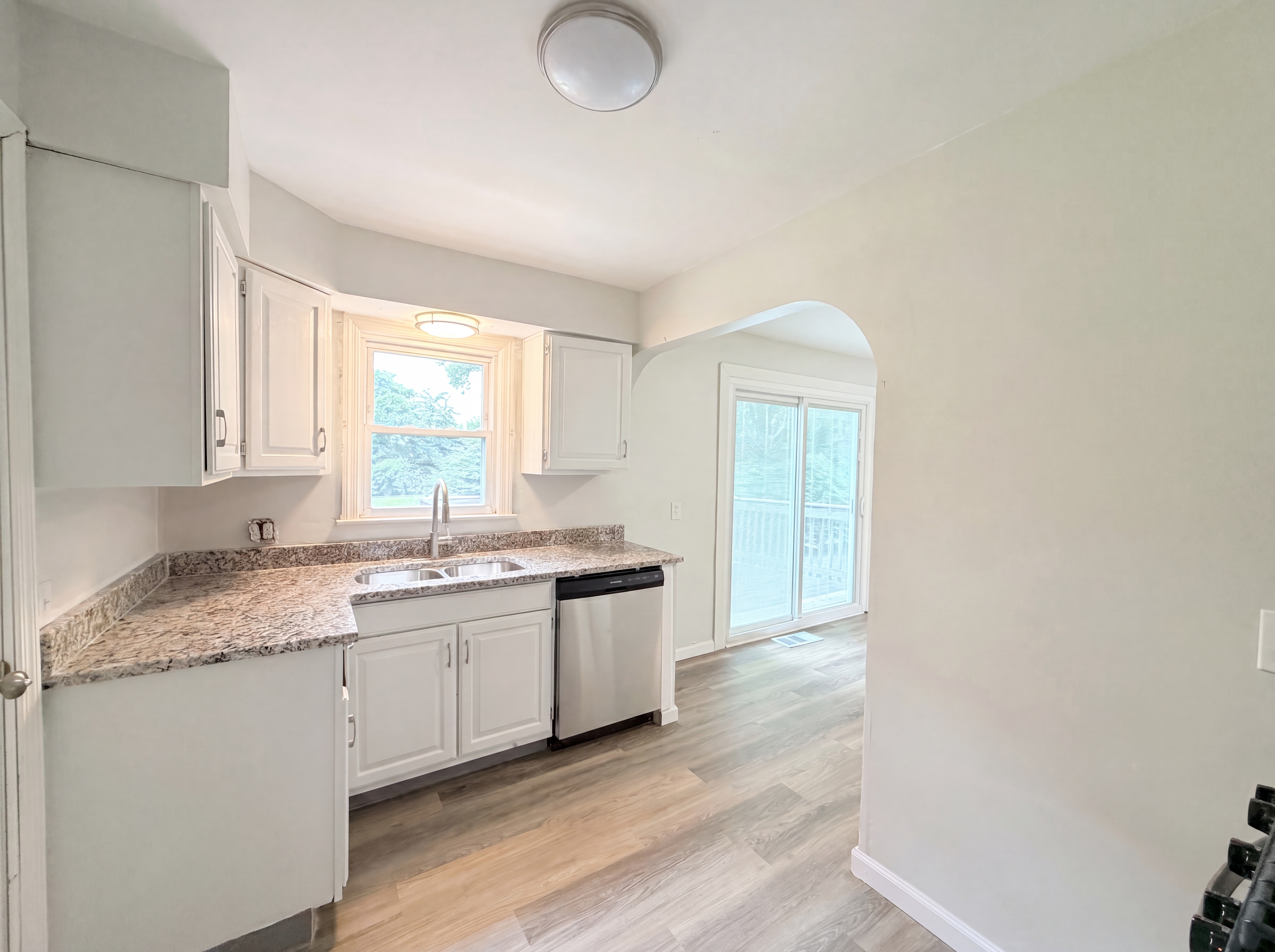 Photo 8 of 17 of 820 Lilly Ln, Cincinnati, OH