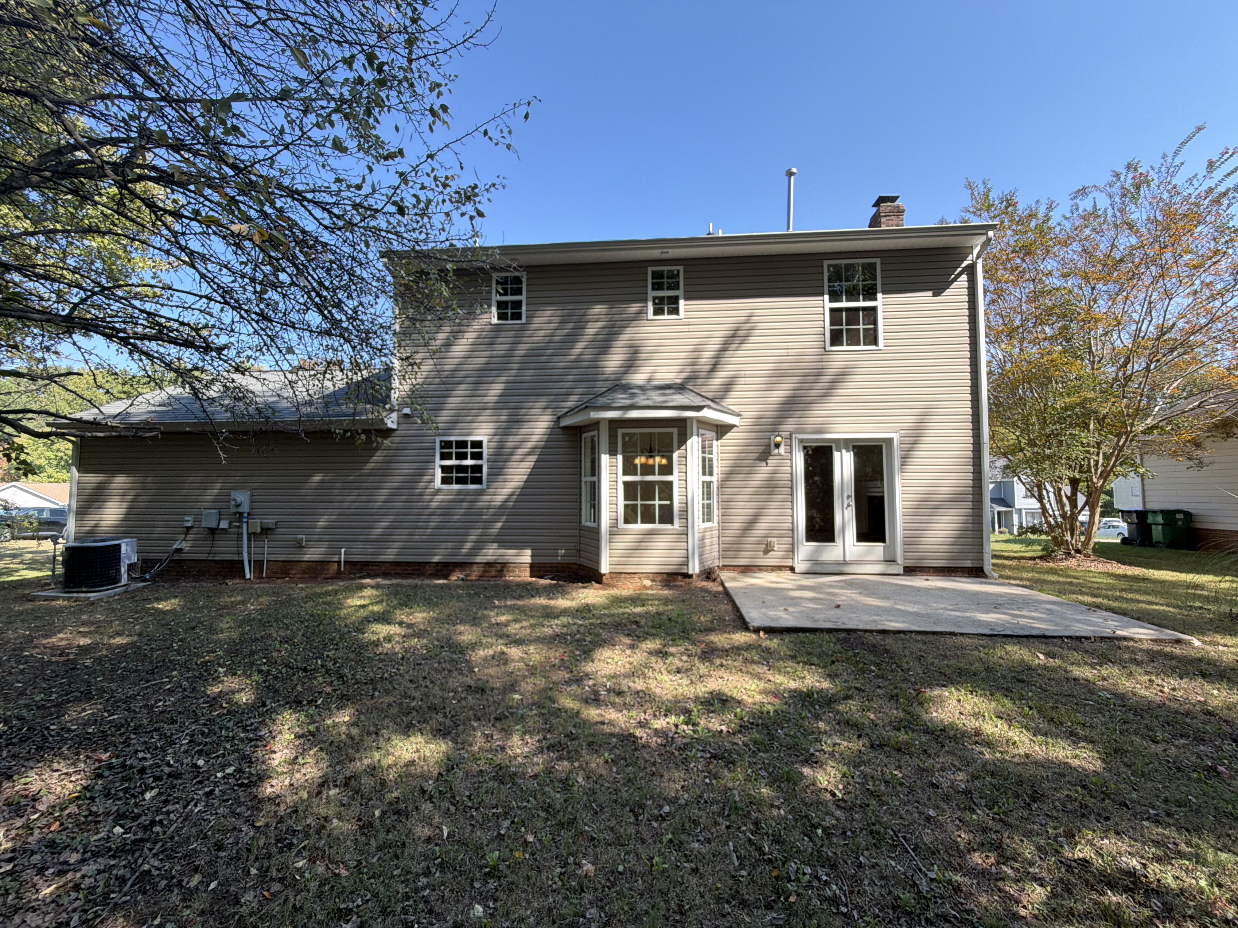 Photo 5 of 25 of 2424 Sloan Dr, Charlotte, NC