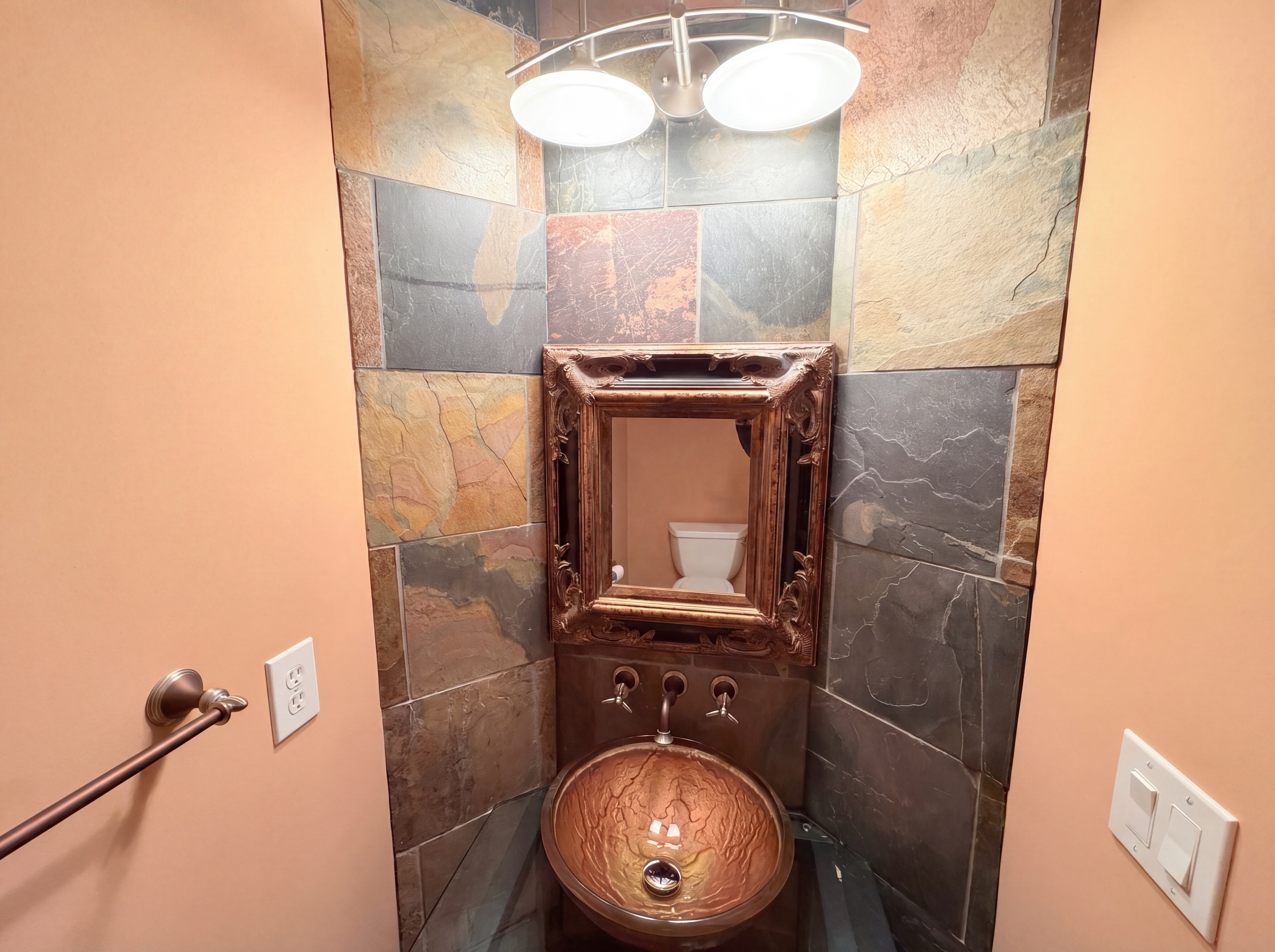 Photo 10 of 29 of 8016 Stonegate Dr, Cincinnati, OH