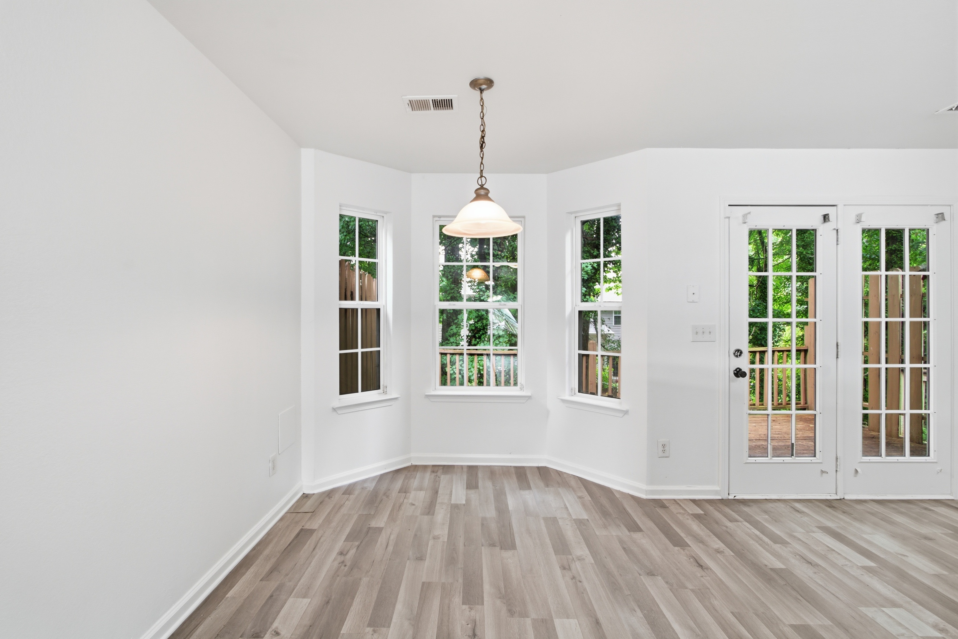 Photo 10 of 27 of 2025 Shawn Wayne Cir SE, Atlanta, GA
