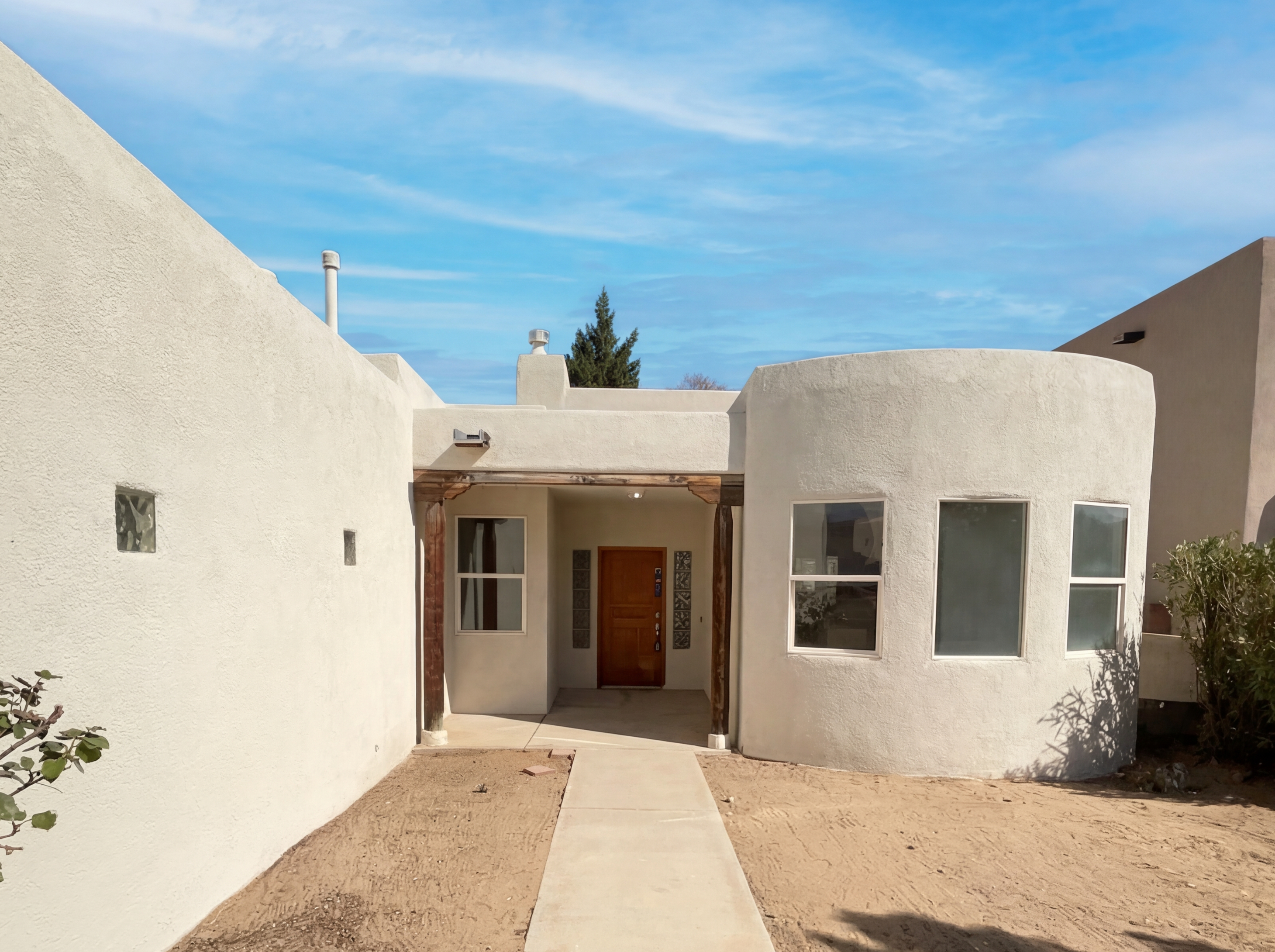 Photo 6 of 18 of 6331 Pima Pl NW, Albuquerque, NM