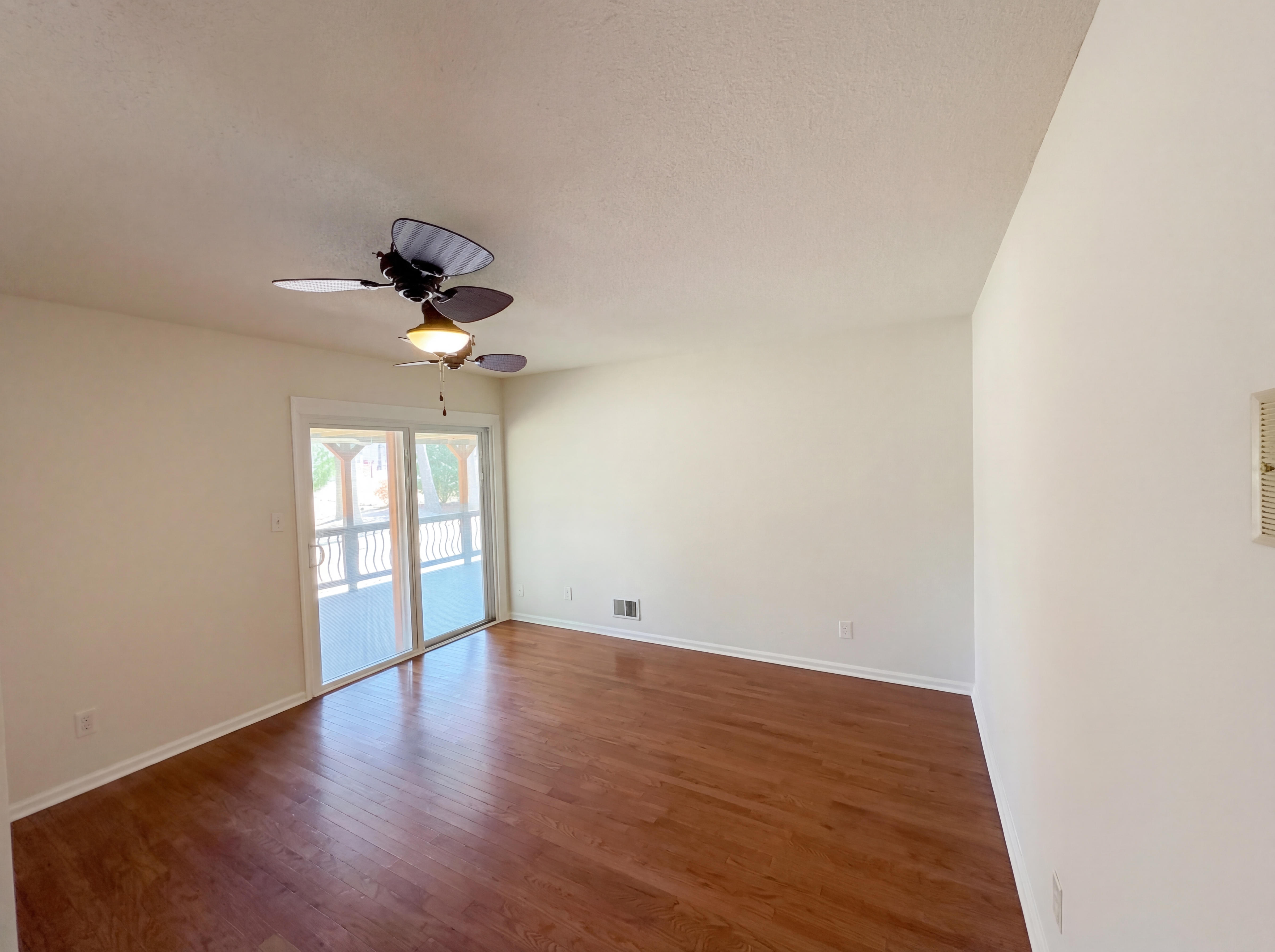 Photo 9 of 19 of 524 Green Willow Cir, Wendell, NC