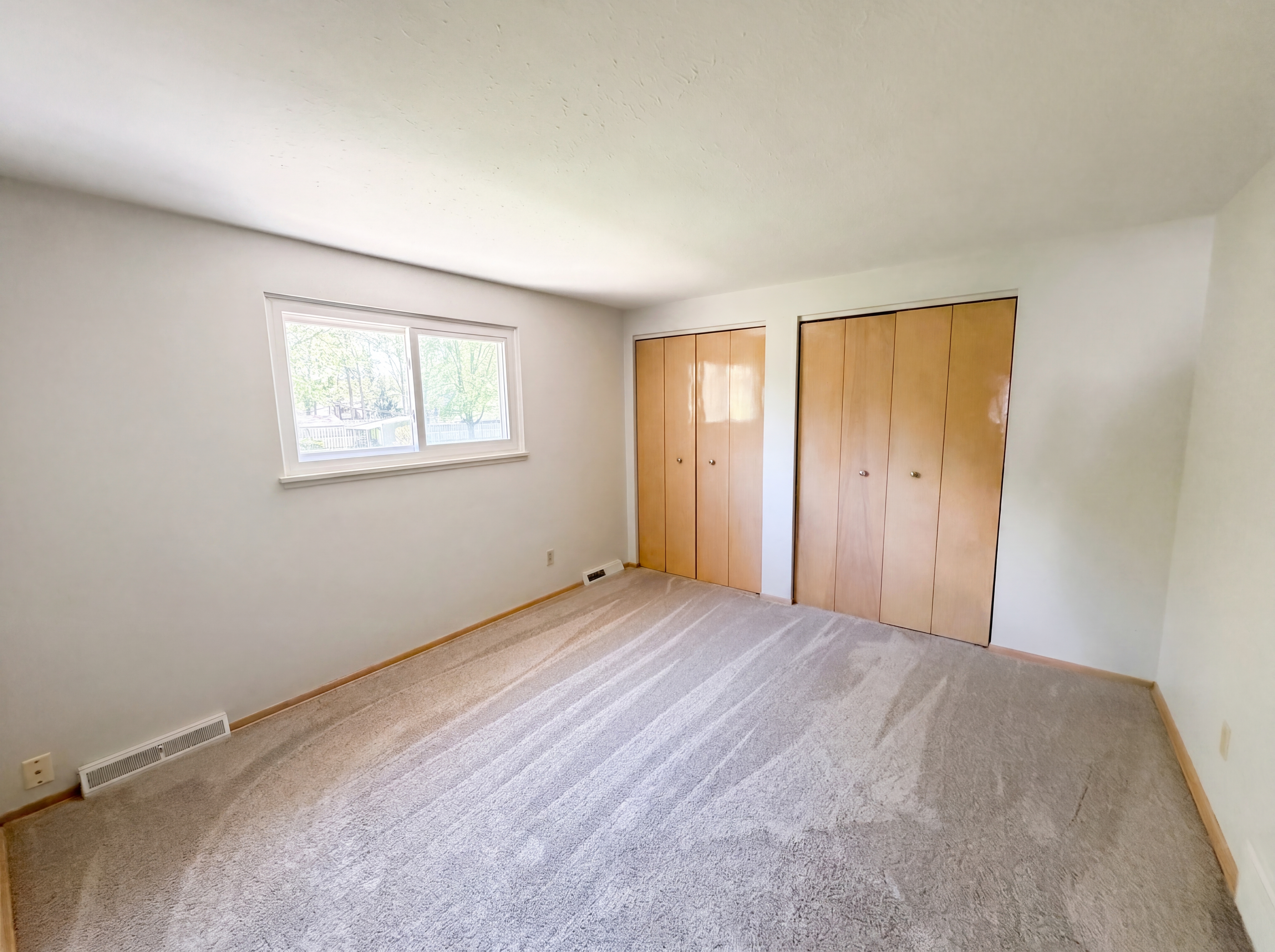 Photo 13 of 24 of 5444 Kenbridge Dr, Cleveland, OH