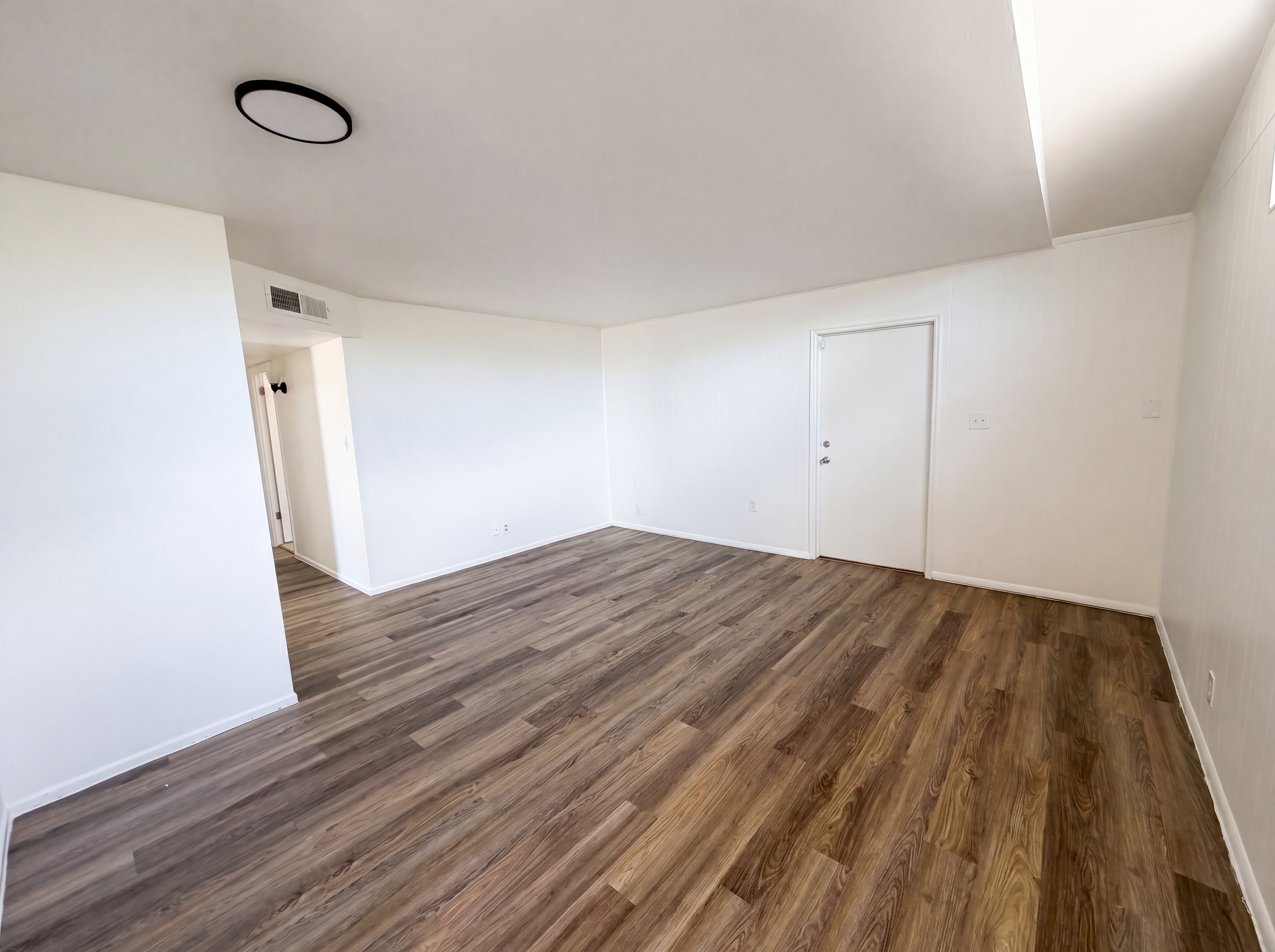 Photo 3 of 21 of 2901 N Cloverland Ave, Tucson, AZ