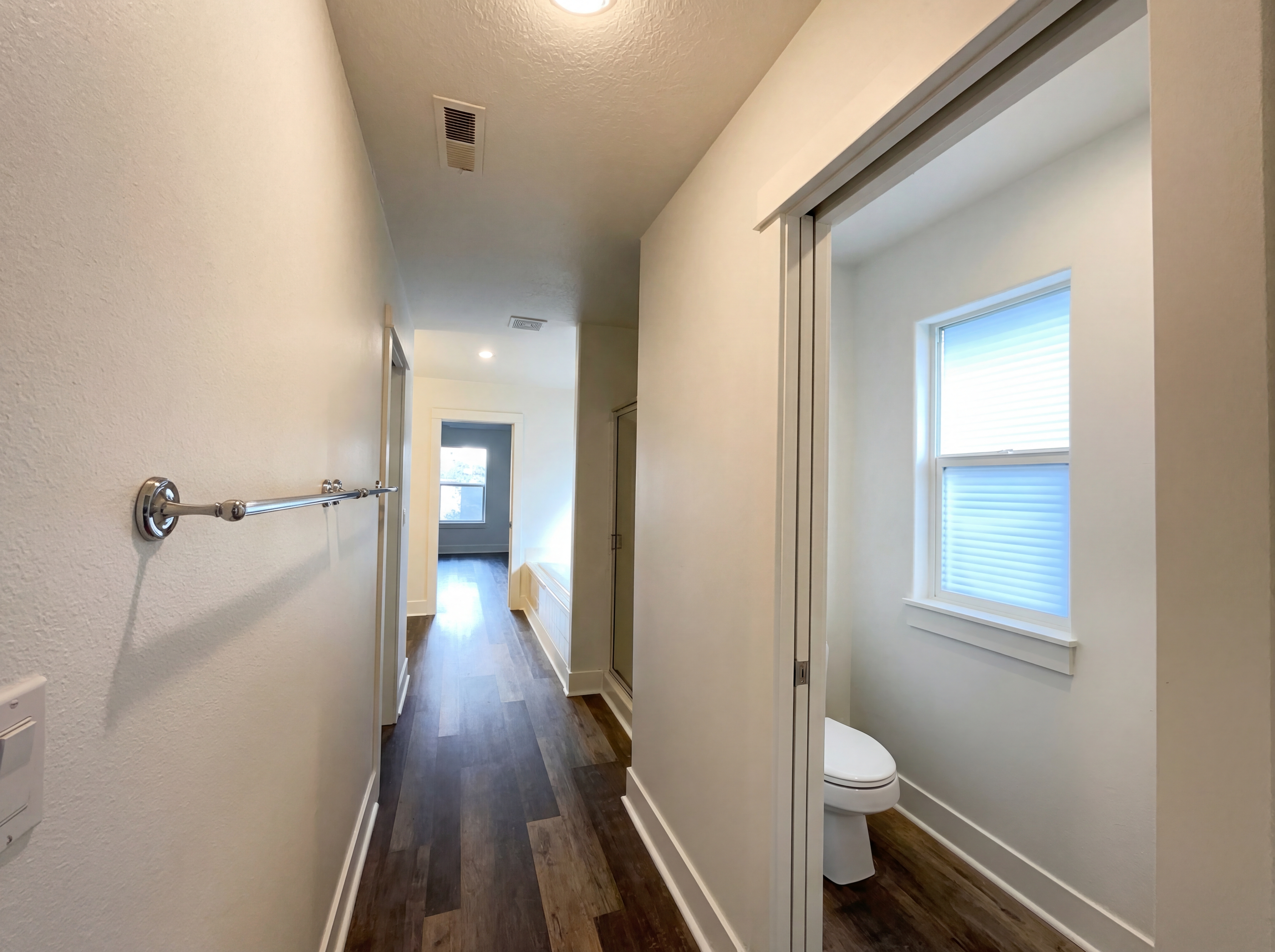 Photo 25 of 35 of 10989 SW Oneida St, Tualatin, OR