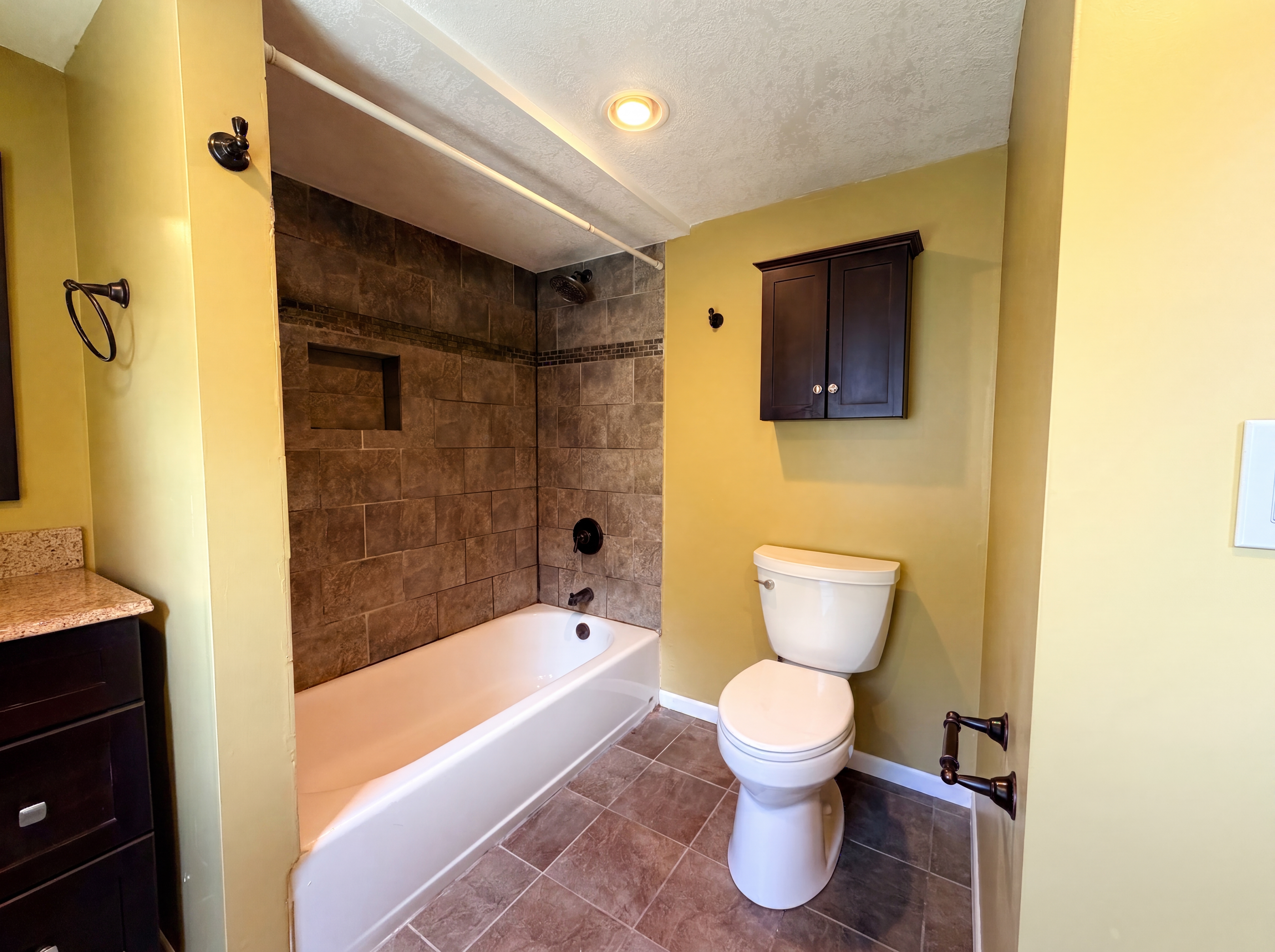 Photo 14 of 24 of 18220 Duck Lake Trl, Eden Prairie, MN