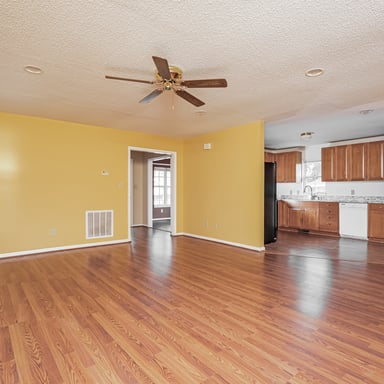 Property photo 3 of 100 Payne Ct