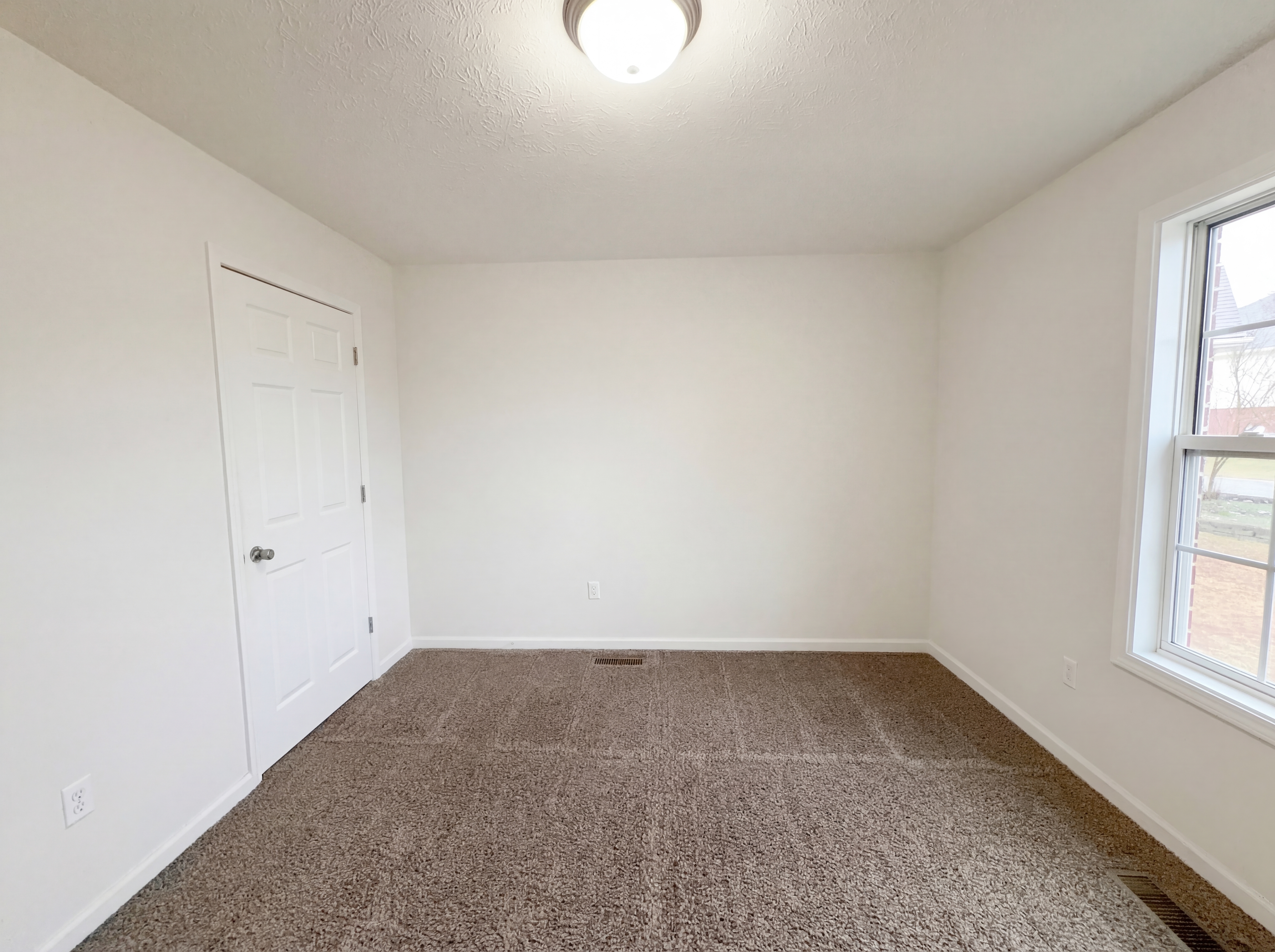 Photo 10 of 22 of 353 Chestnut Grove Ct, Clarksville, TN