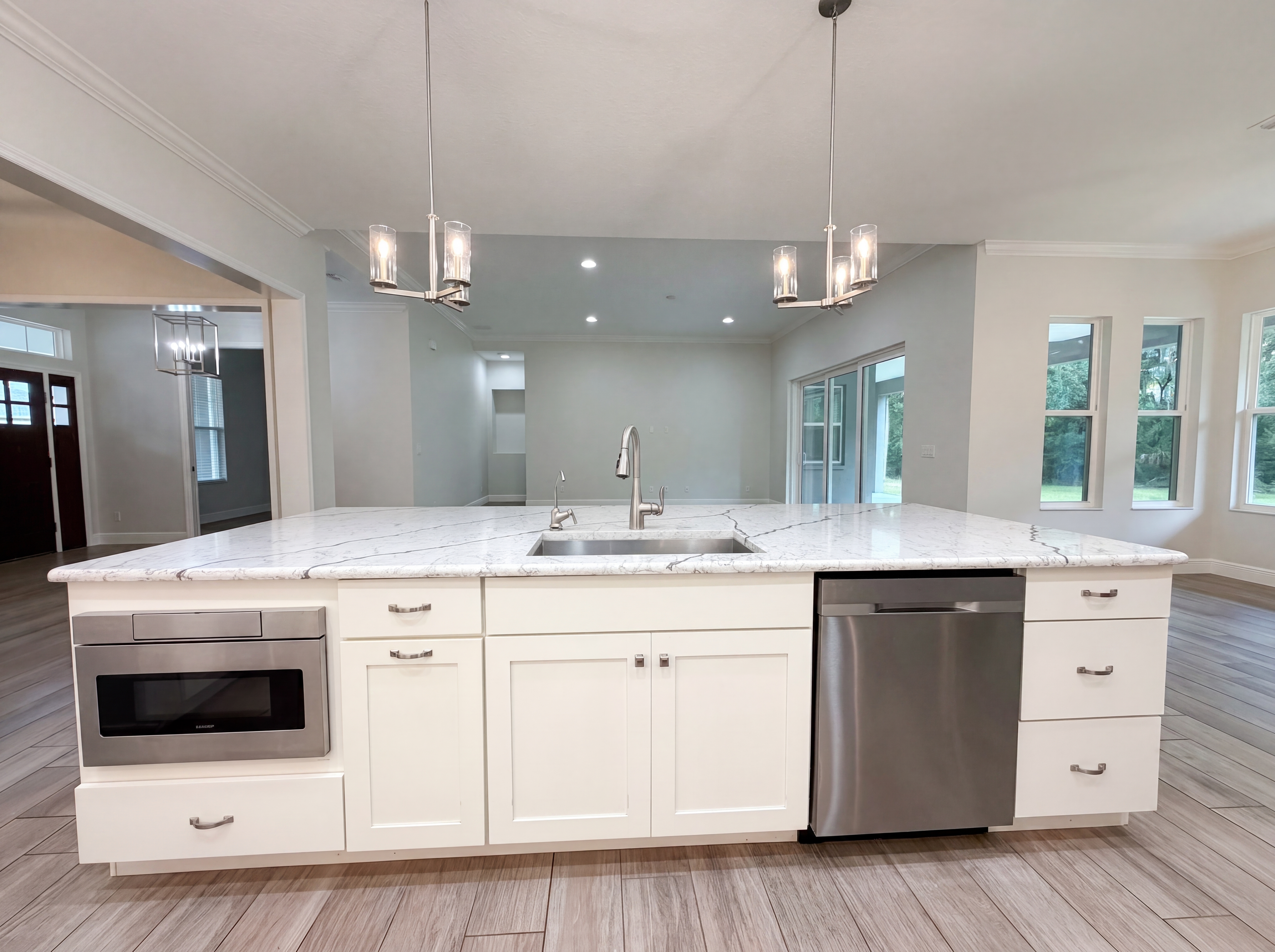Photo 10 of 40 of 401 River Bed Ct, Wimauma, FL