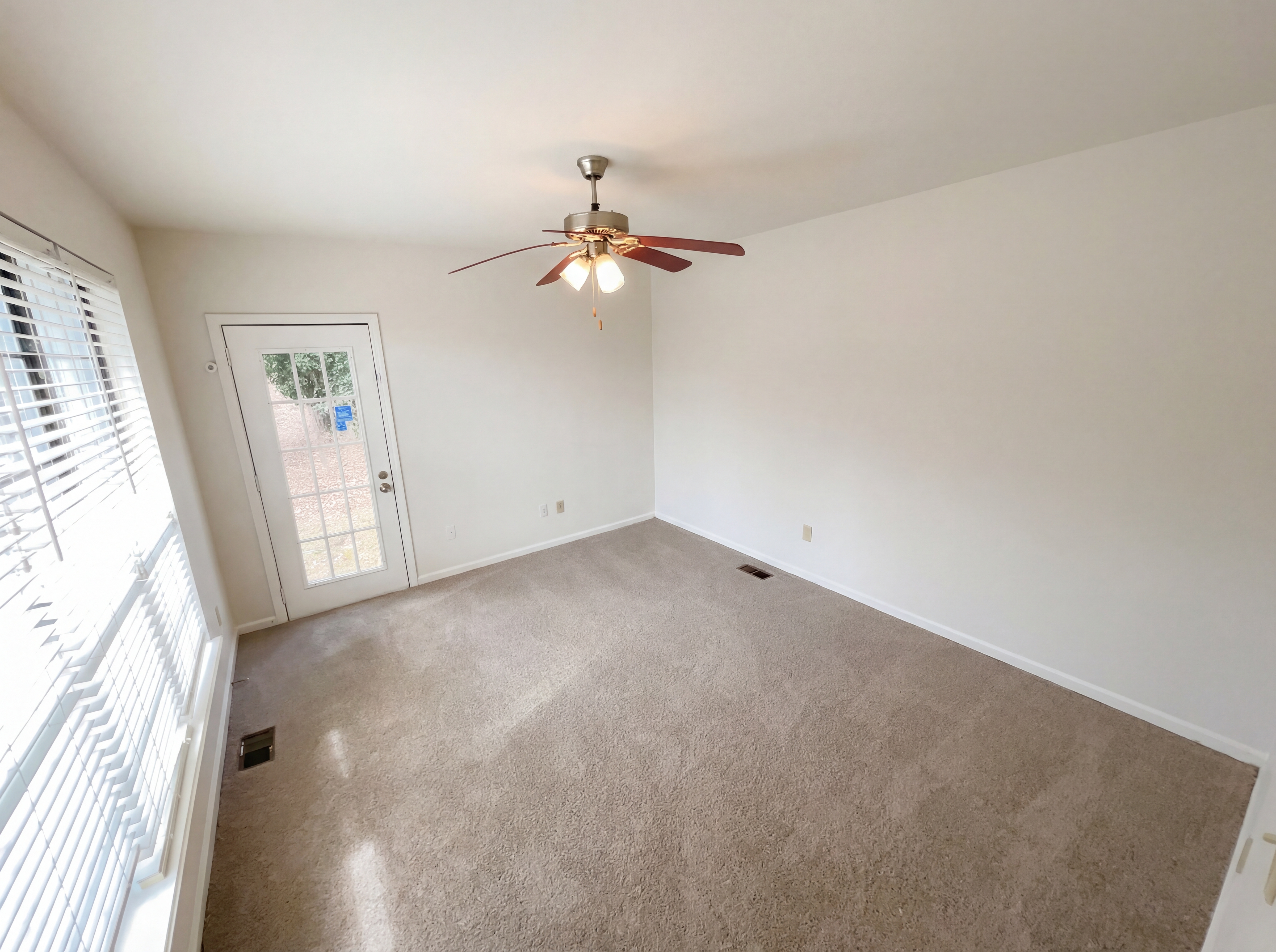 Photo 11 of 21 of 3181 Cedardale Dr, Douglasville, GA