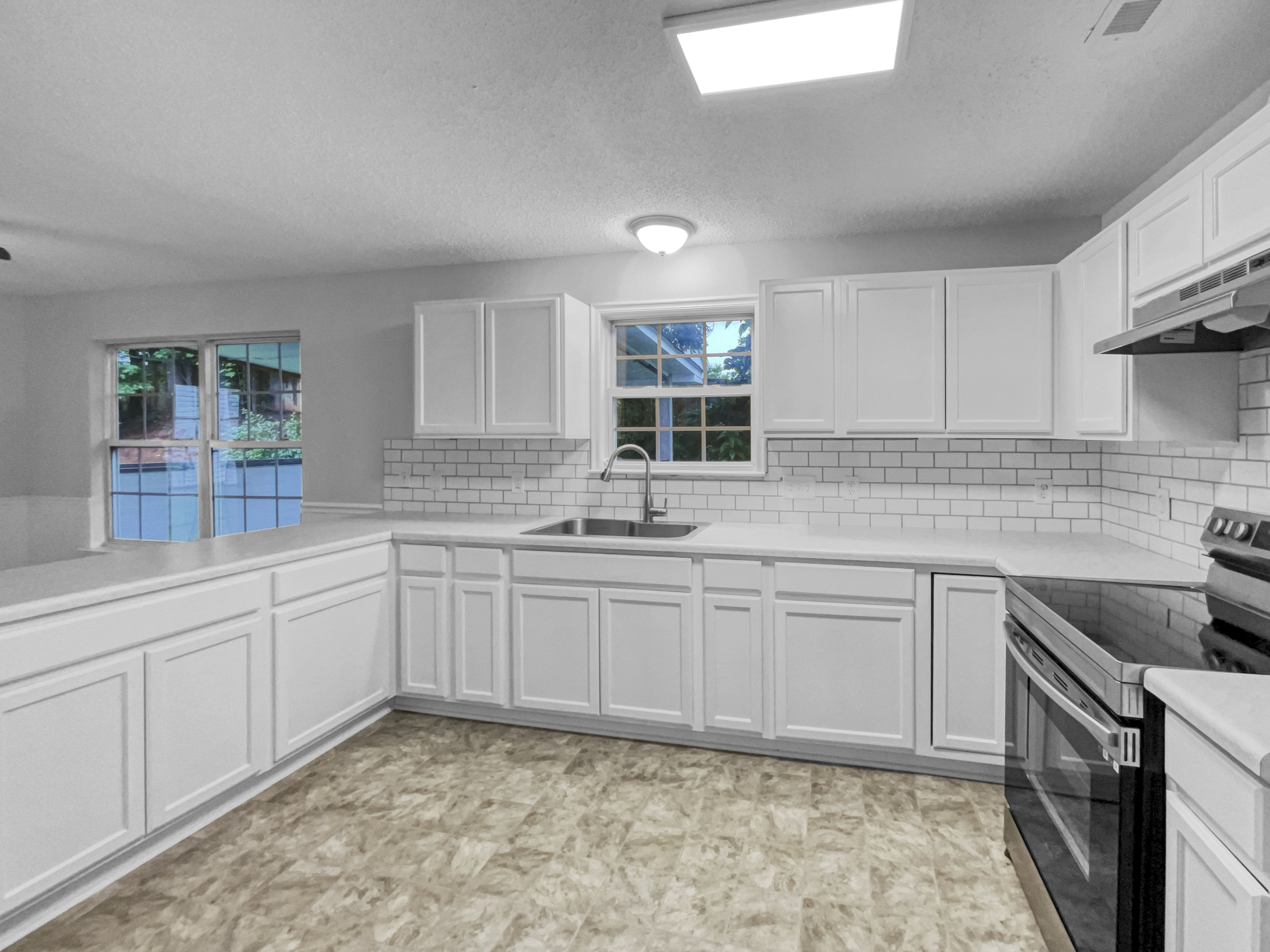 Photo 10 of 23 of 1216 Briarwood Dr, Mebane, NC