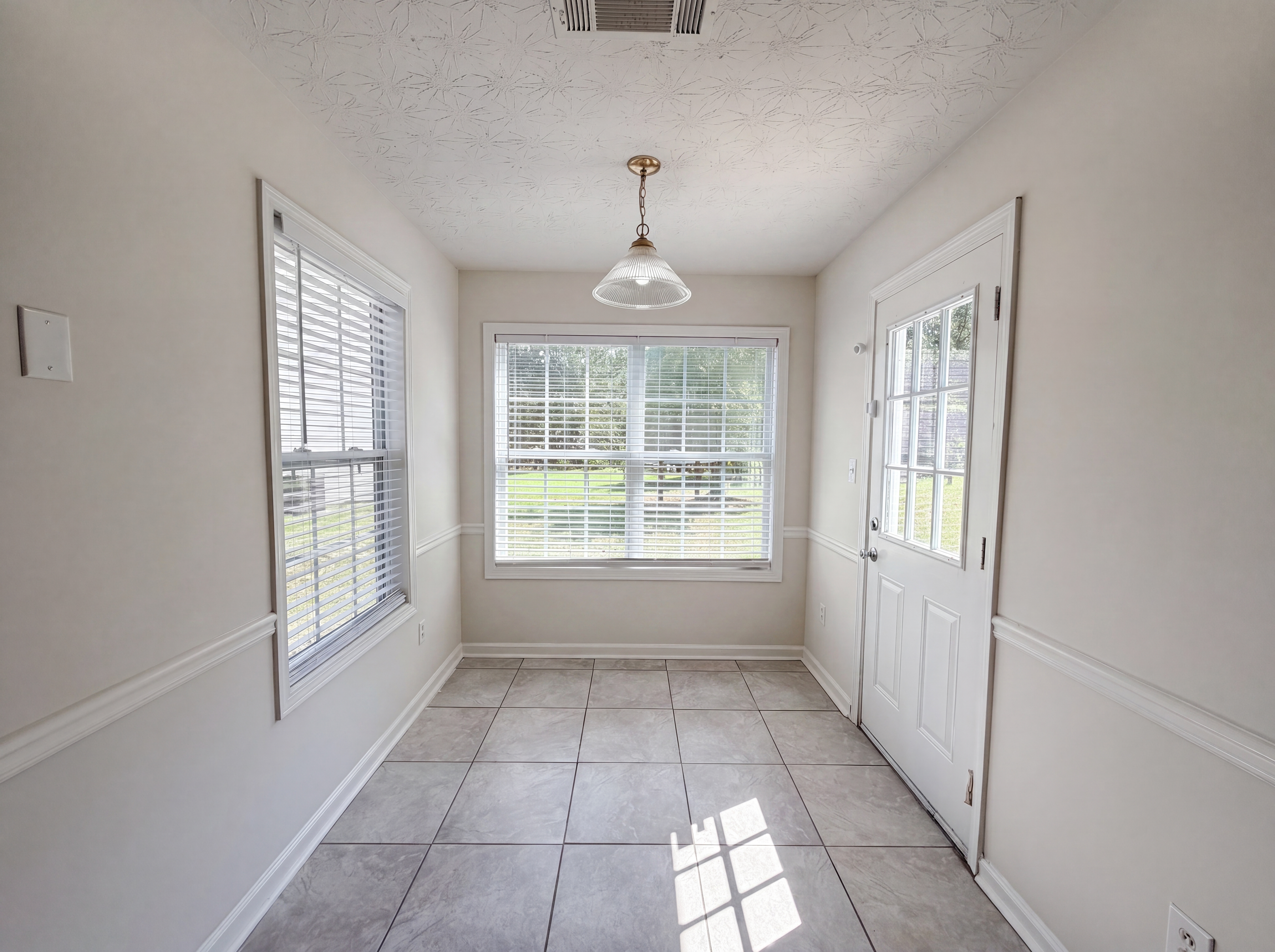 Photo 21 of 25 of 6774 Fairfax Ct, Lithonia, GA