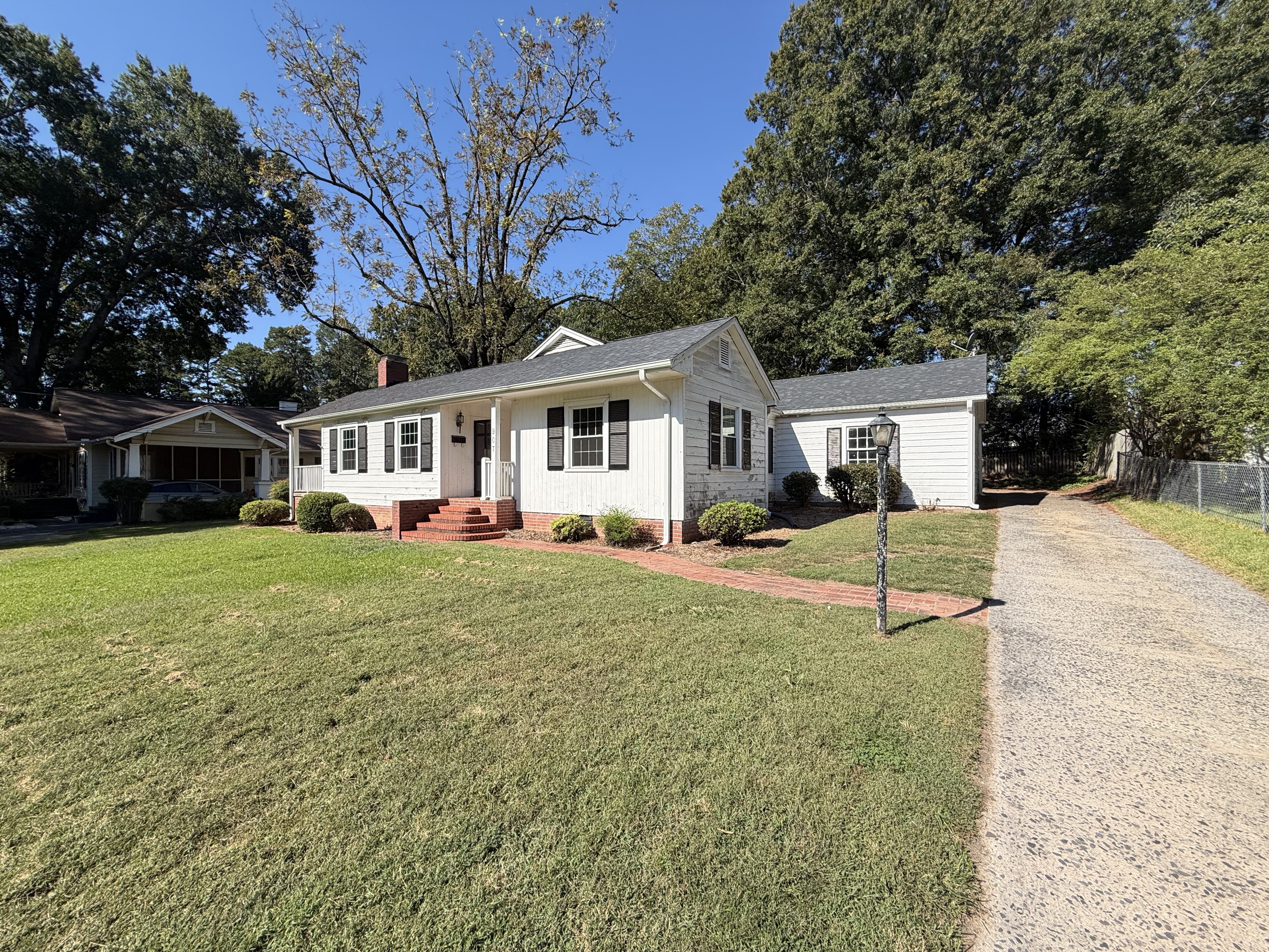 Photo 26 of 29 of 907 S South St, Gastonia, NC