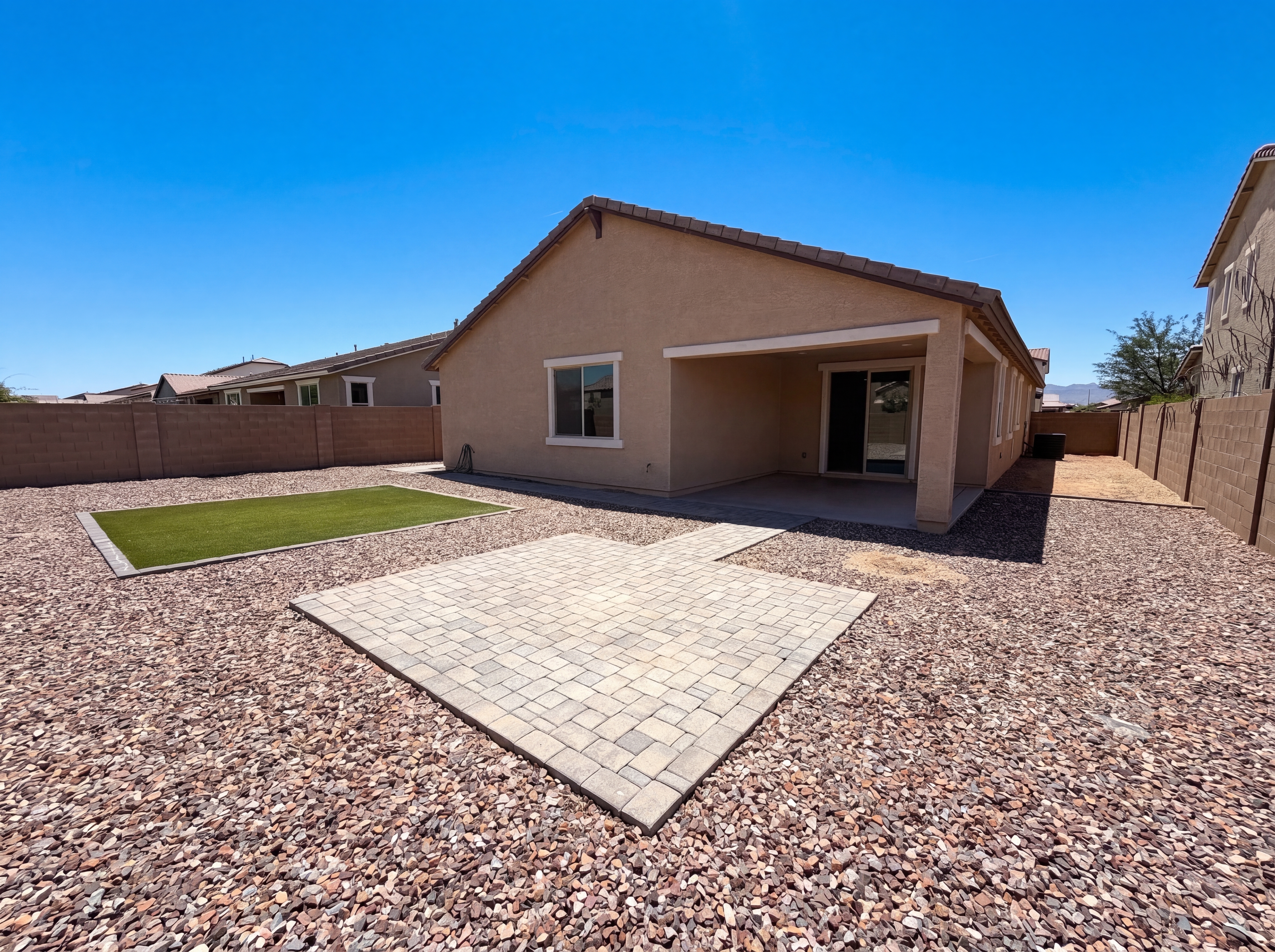 Photo 5 of 32 of 8014 W Atlantis Way, Phoenix, AZ