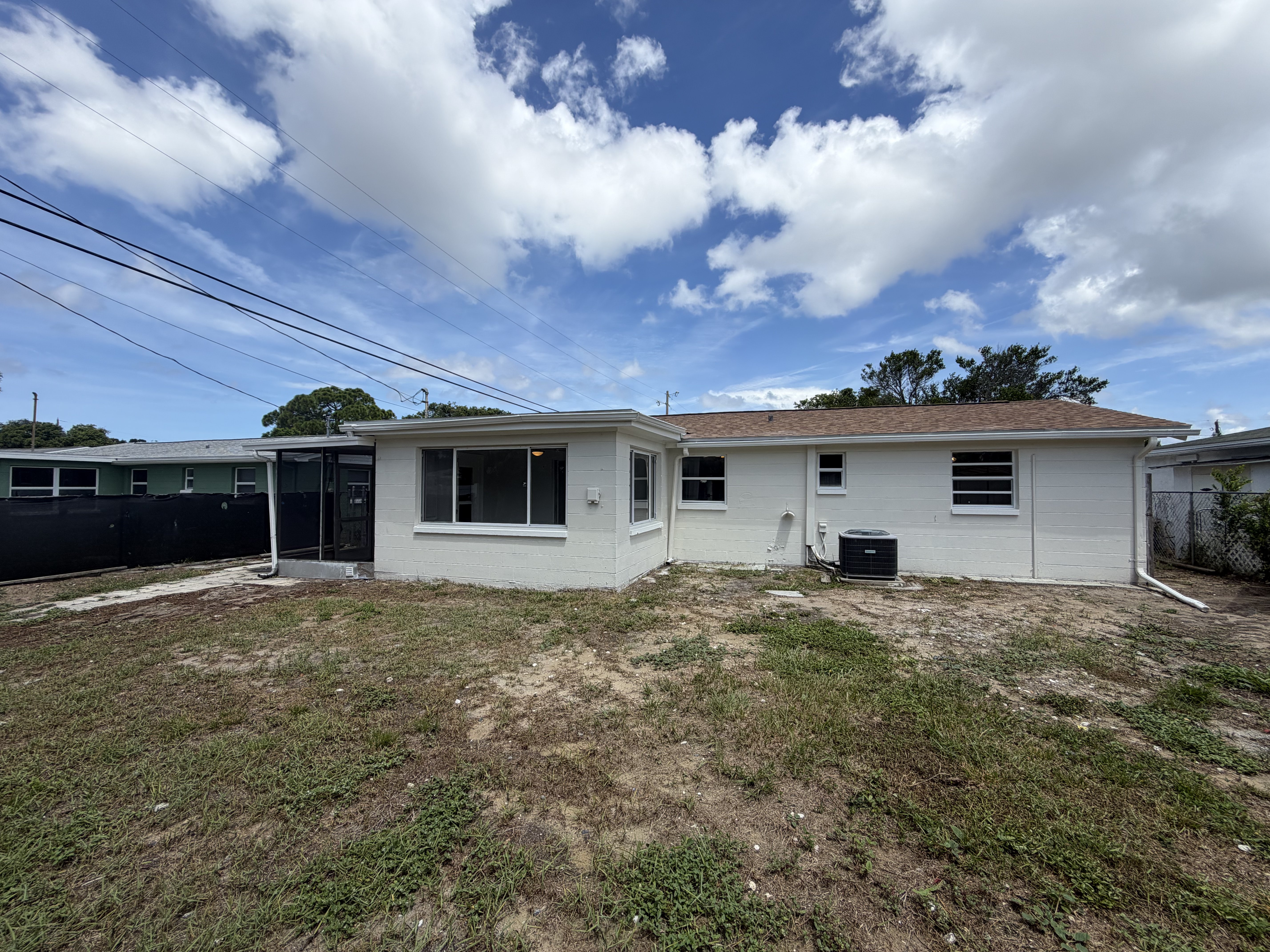 Photo 5 of 28 of 4718 Trafford Rd, Holiday, FL