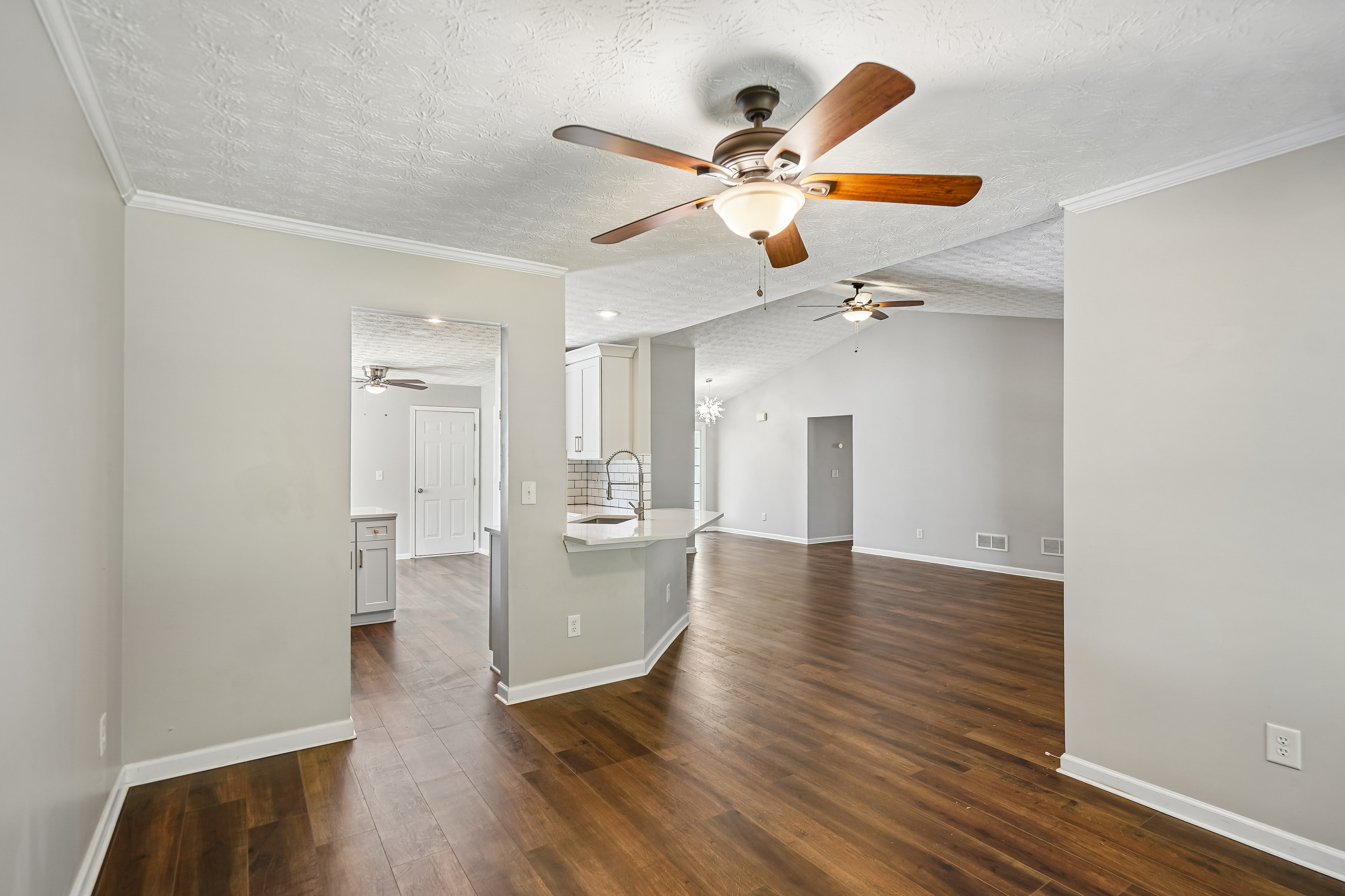 Photo 16 of 31 of 2213 Skylar Leigh Dr, Buford, GA