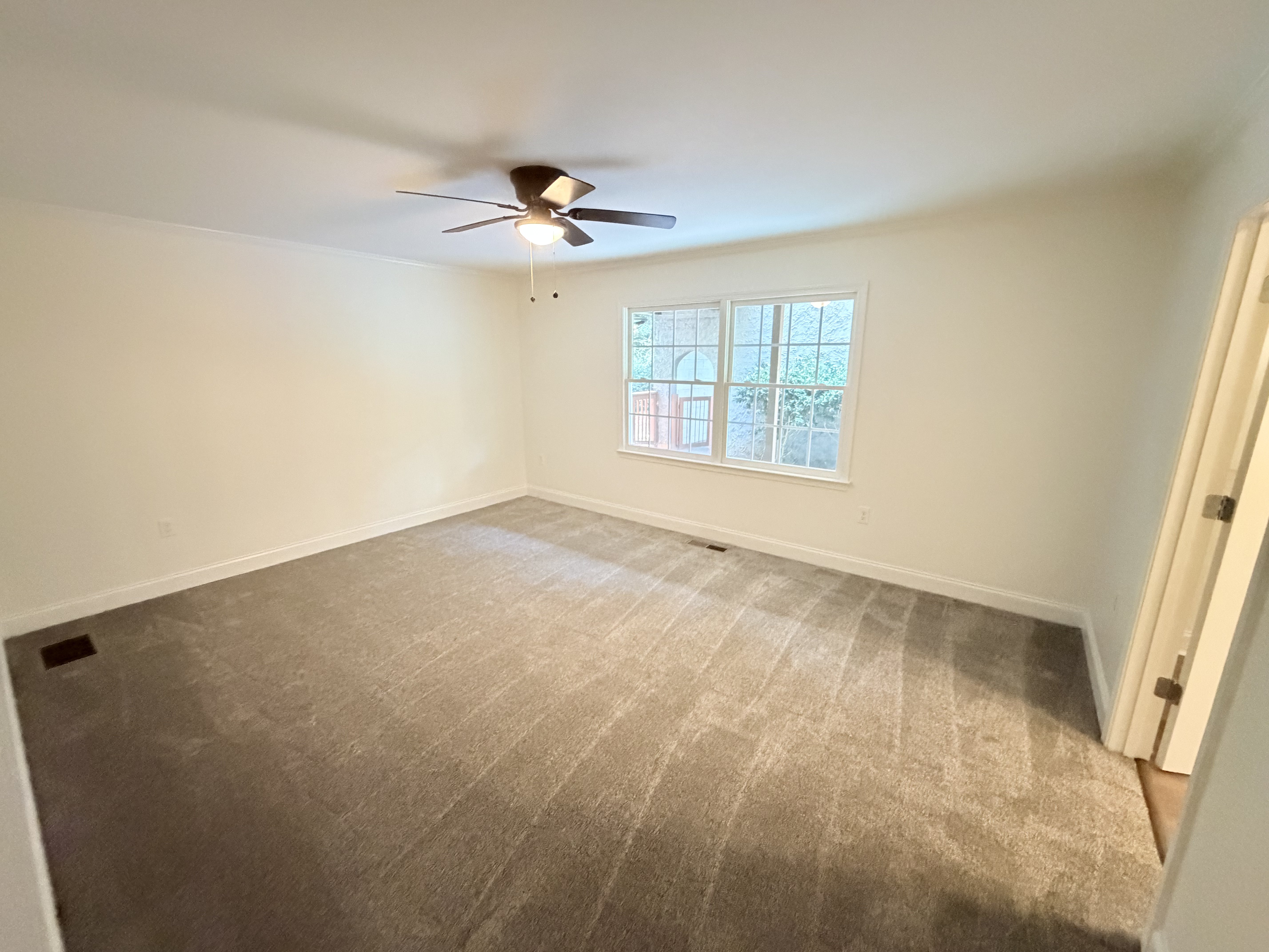 Photo 4 of 22 of 2674 Skylane Dr, Marietta, GA