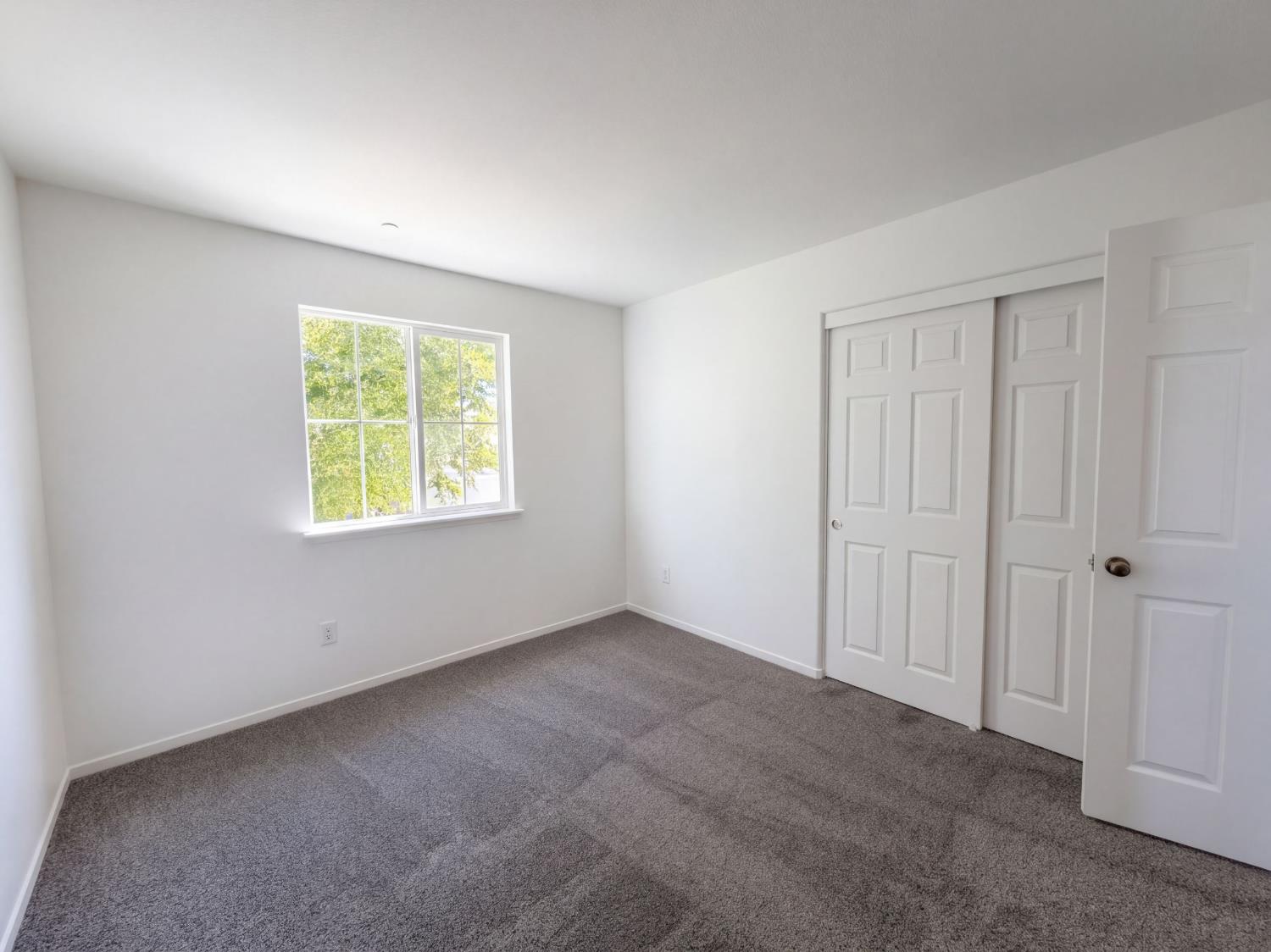 Photo 10 of 17 of 8260 Red Rock Dr, Sacramento, CA