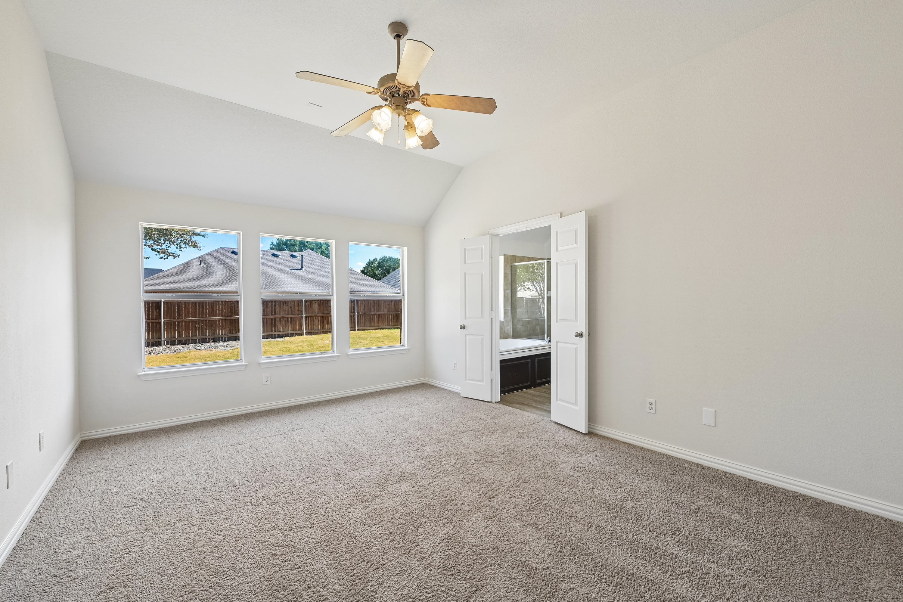 Photo 4 of 35 of 1009 Spinnaker Dr, Forney, TX