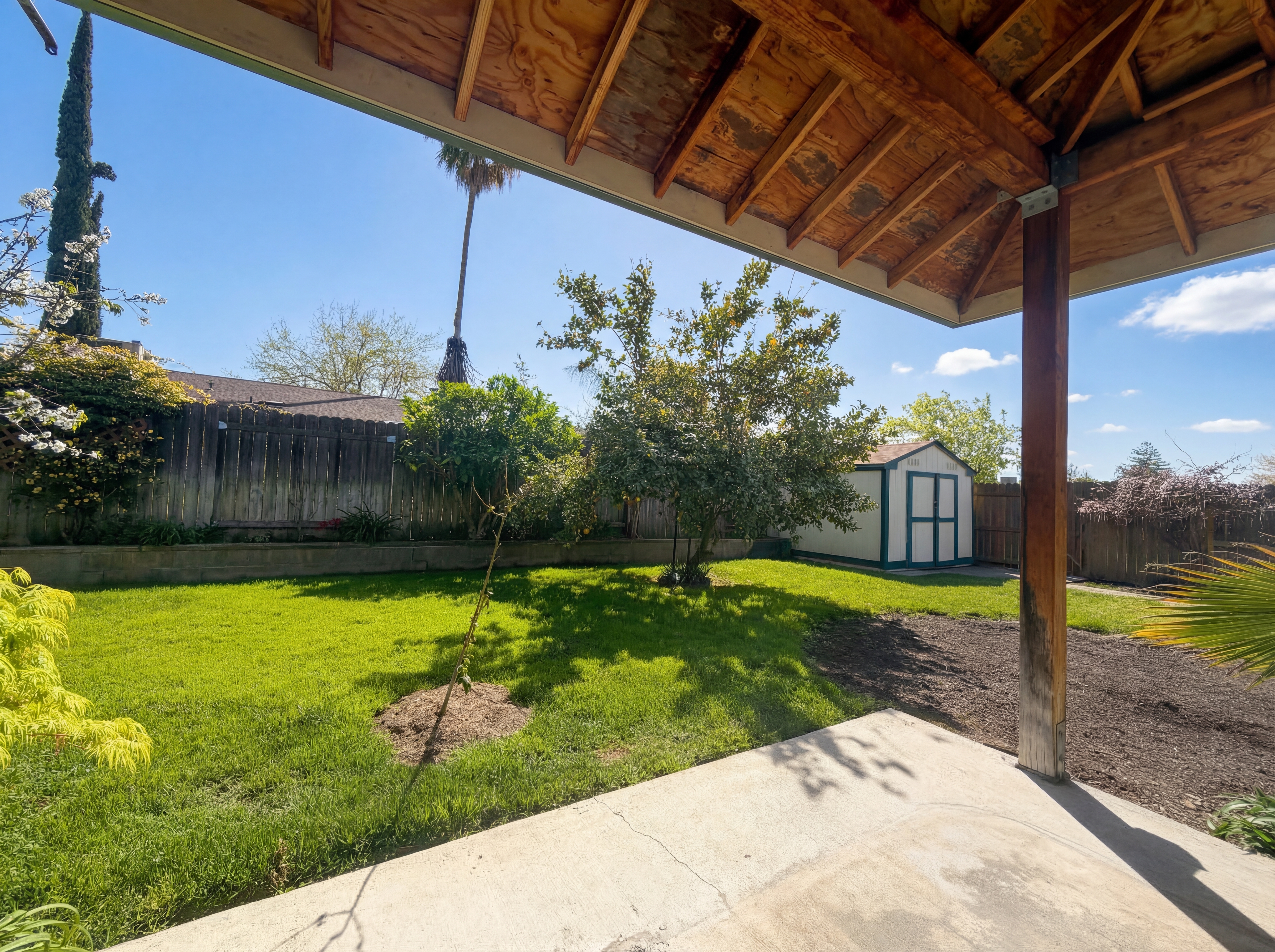 Photo 5 of 33 of 4814 Monet Way, Sacramento, CA