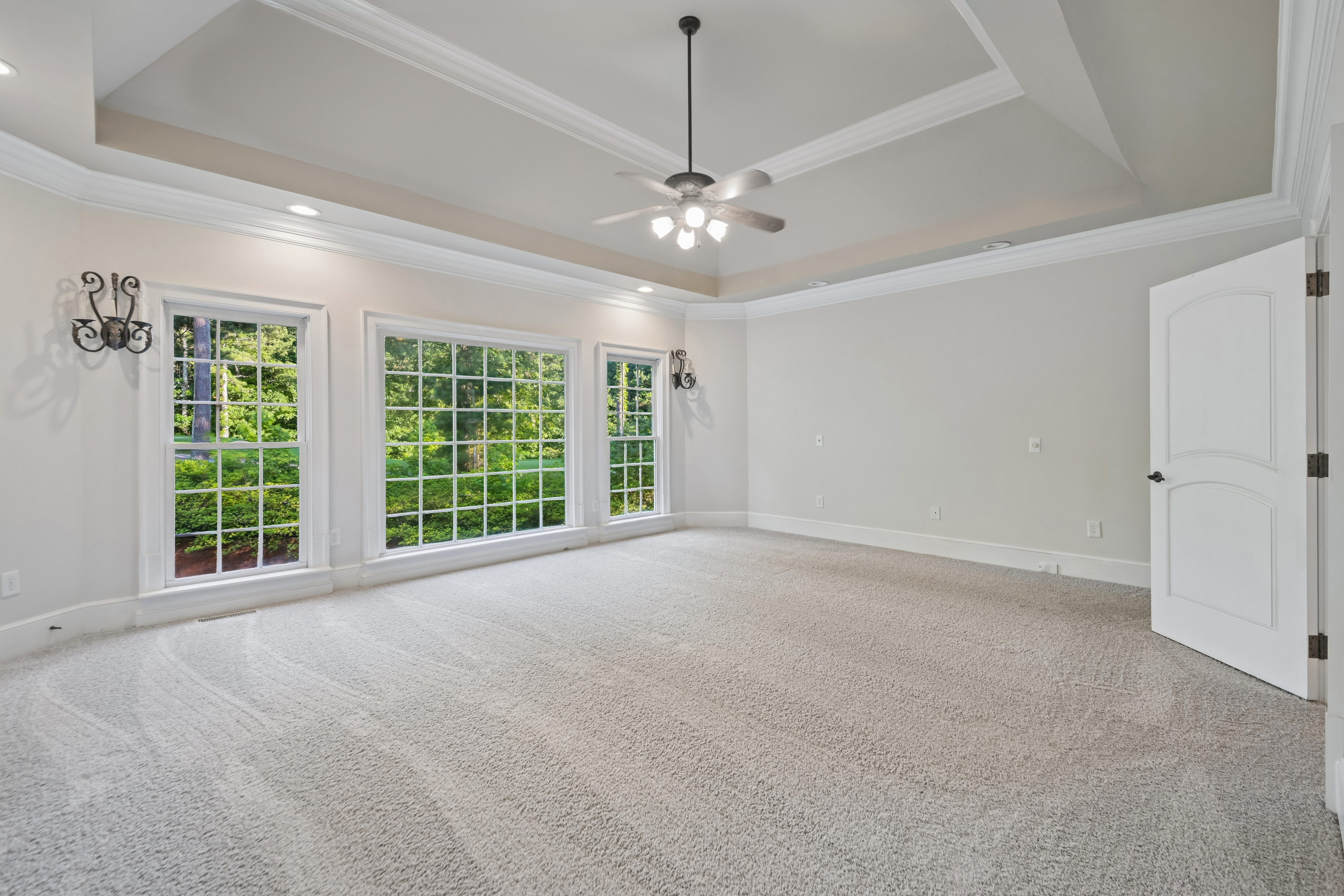Photo 3 of 63 of 1038 Overlook Dr, Villa Rica, GA