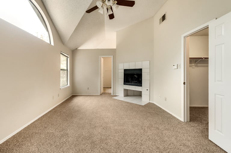 Photo 4 of 27 - 701 Long Hill Ct, McKinney, TX 75071