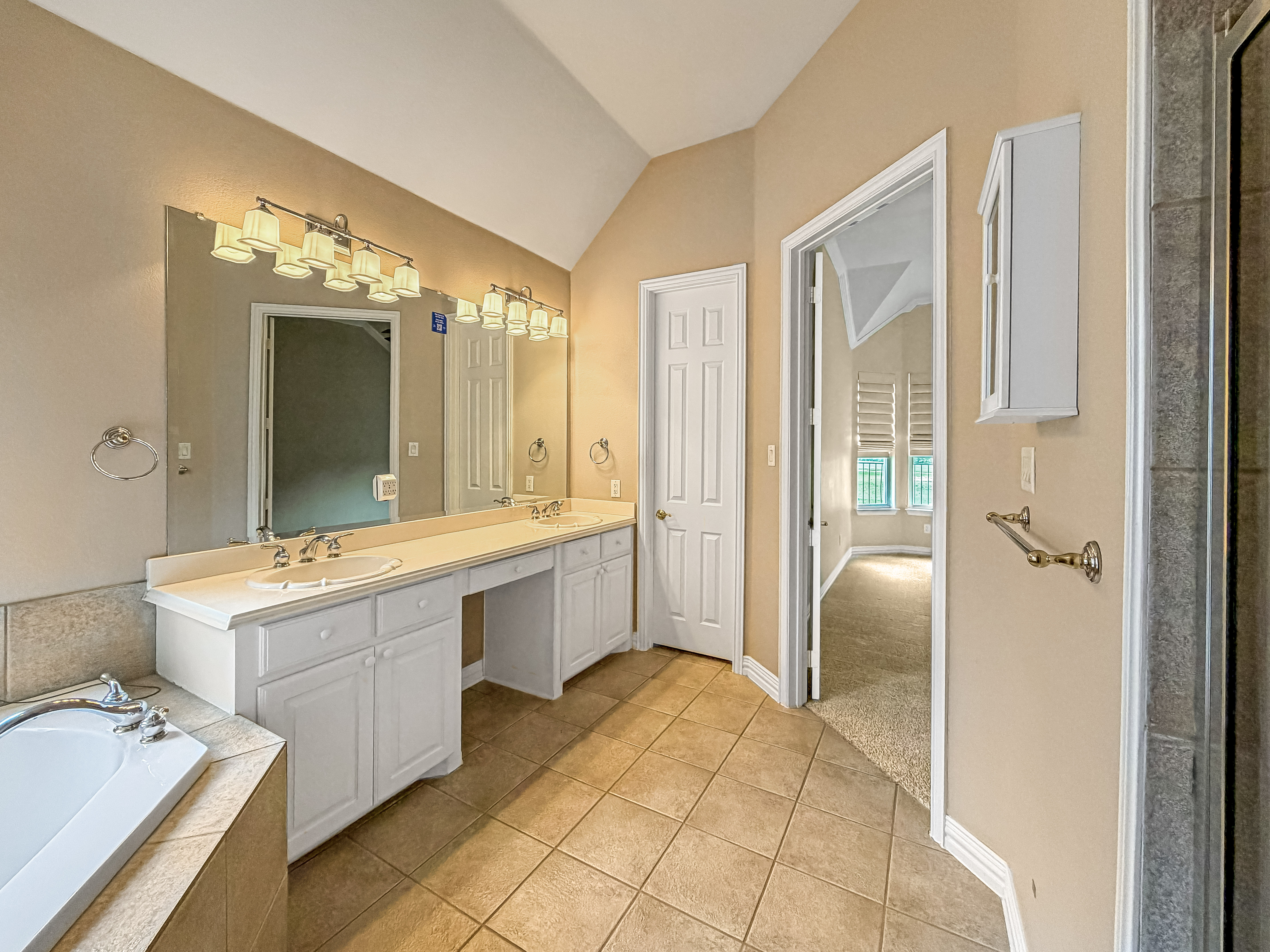 Photo 18 of 36 of 2316 Watercrest Dr, Keller, TX