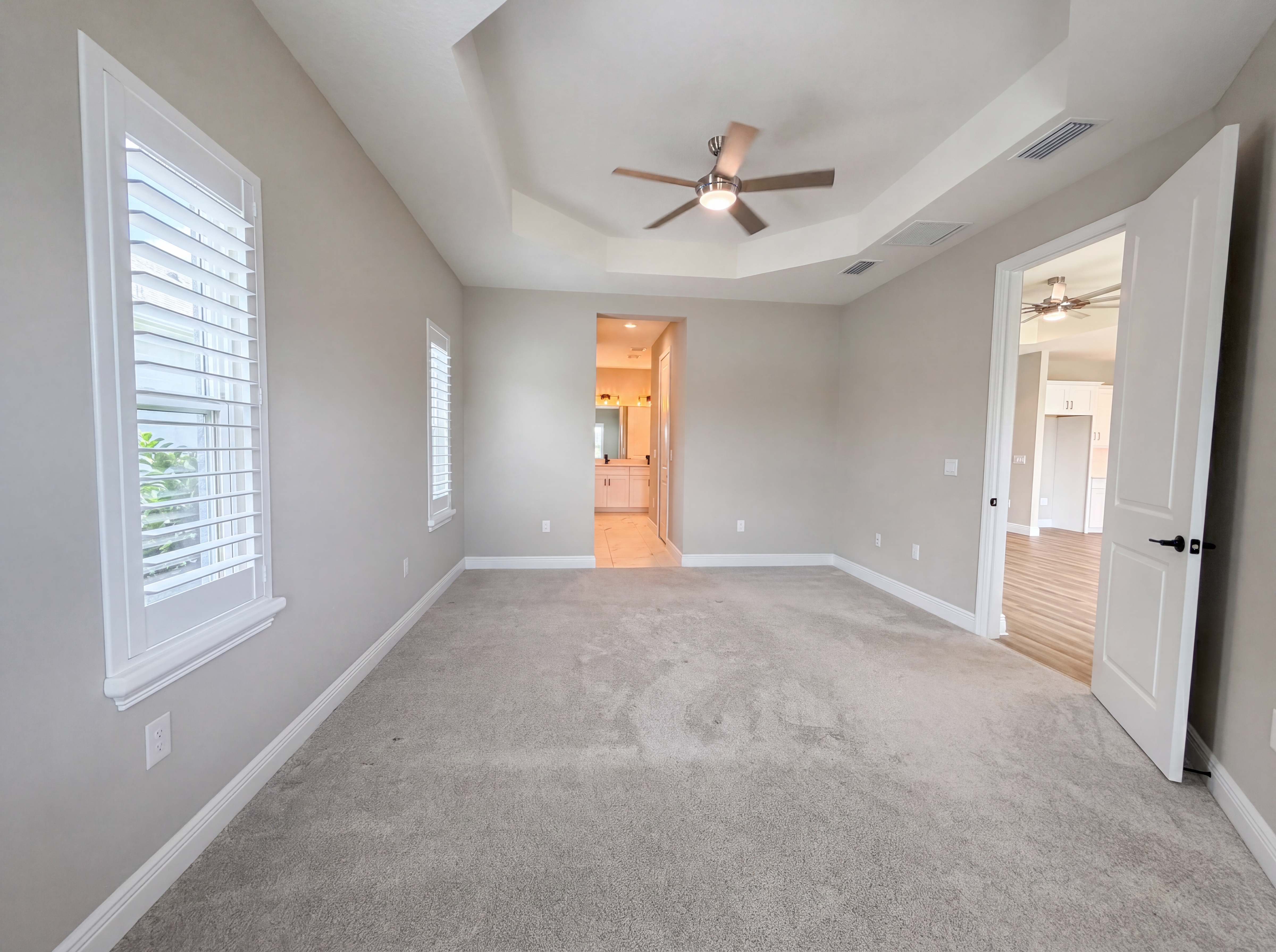 Photo 12 of 34 of 10710 Falling Leaf Ct, Parrish, FL