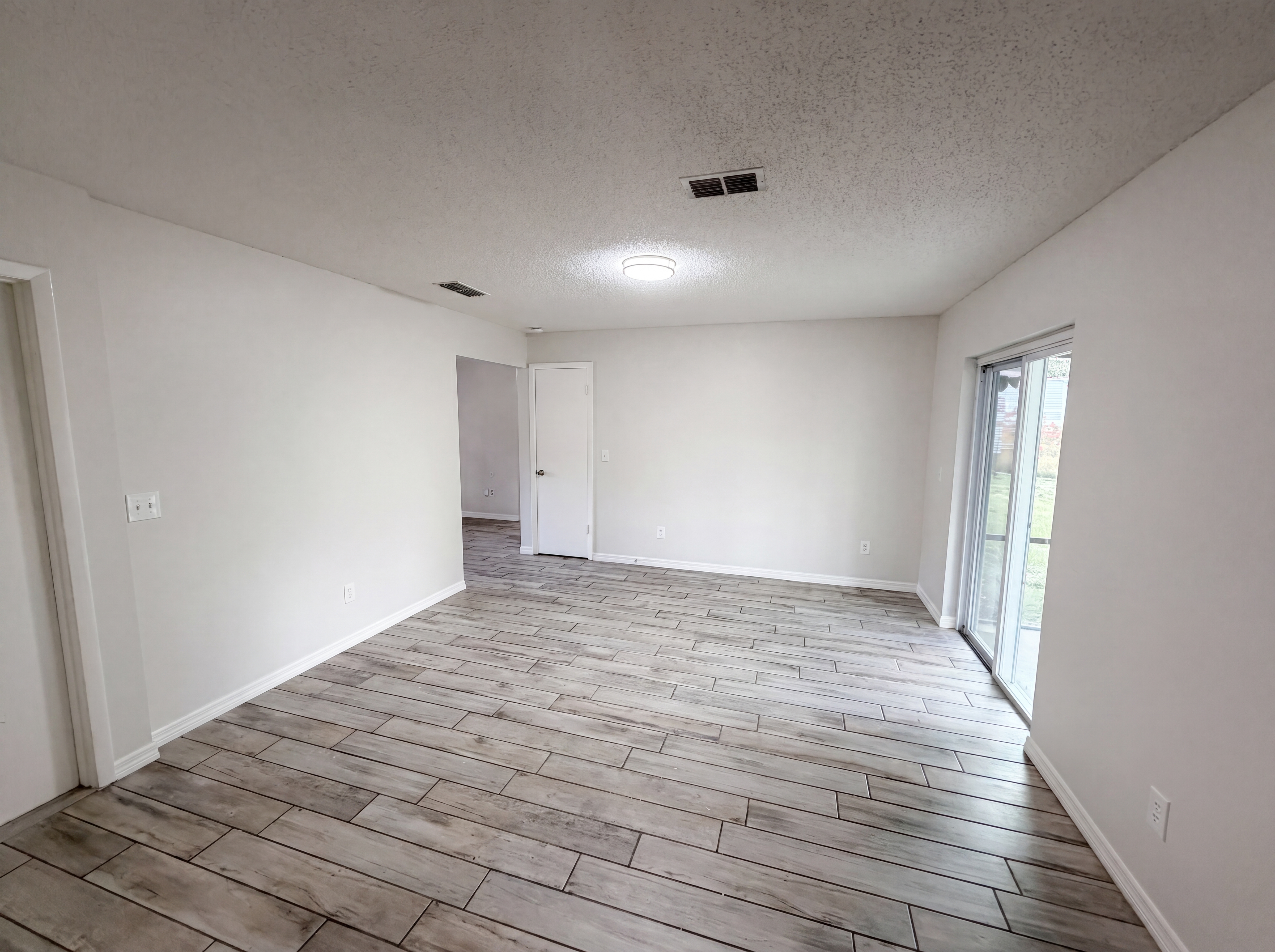 Photo 9 of 26 of 2922 Xavier Ct, Orlando, FL