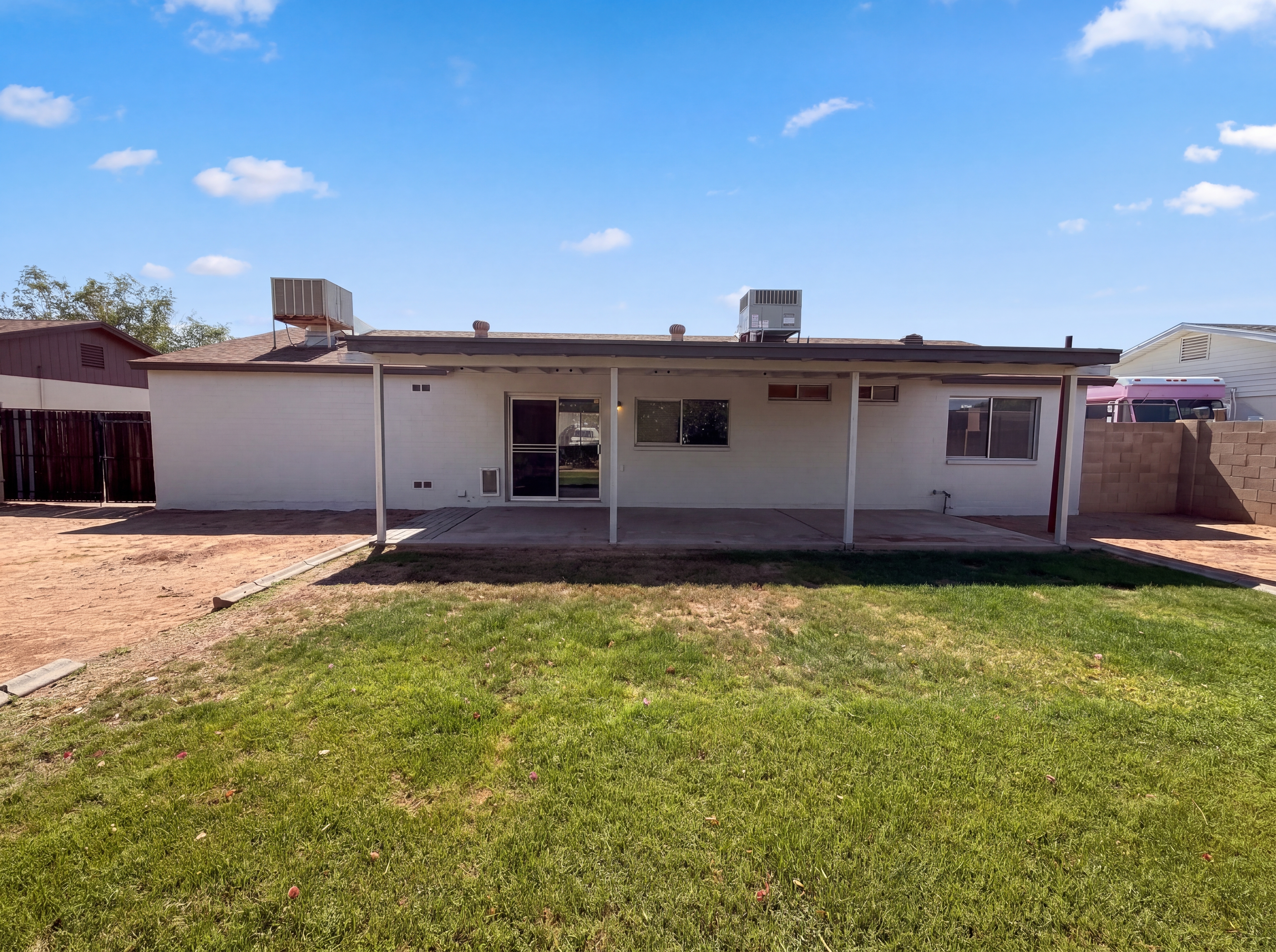 Photo 5 of 21 of 12028 N 41st Dr, Phoenix, AZ