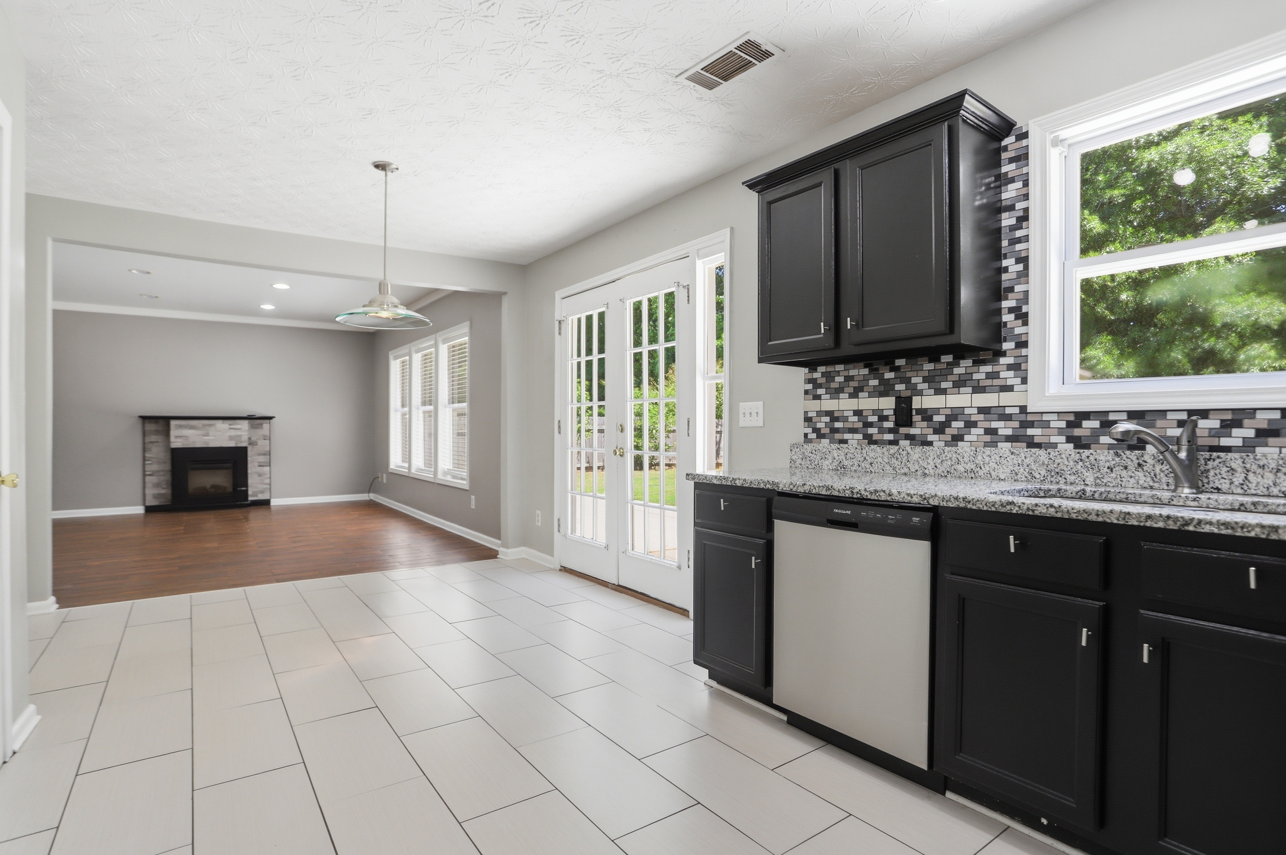 Photo 11 of 36 of 1241 Pine Acre Dr, Sugar Hill, GA