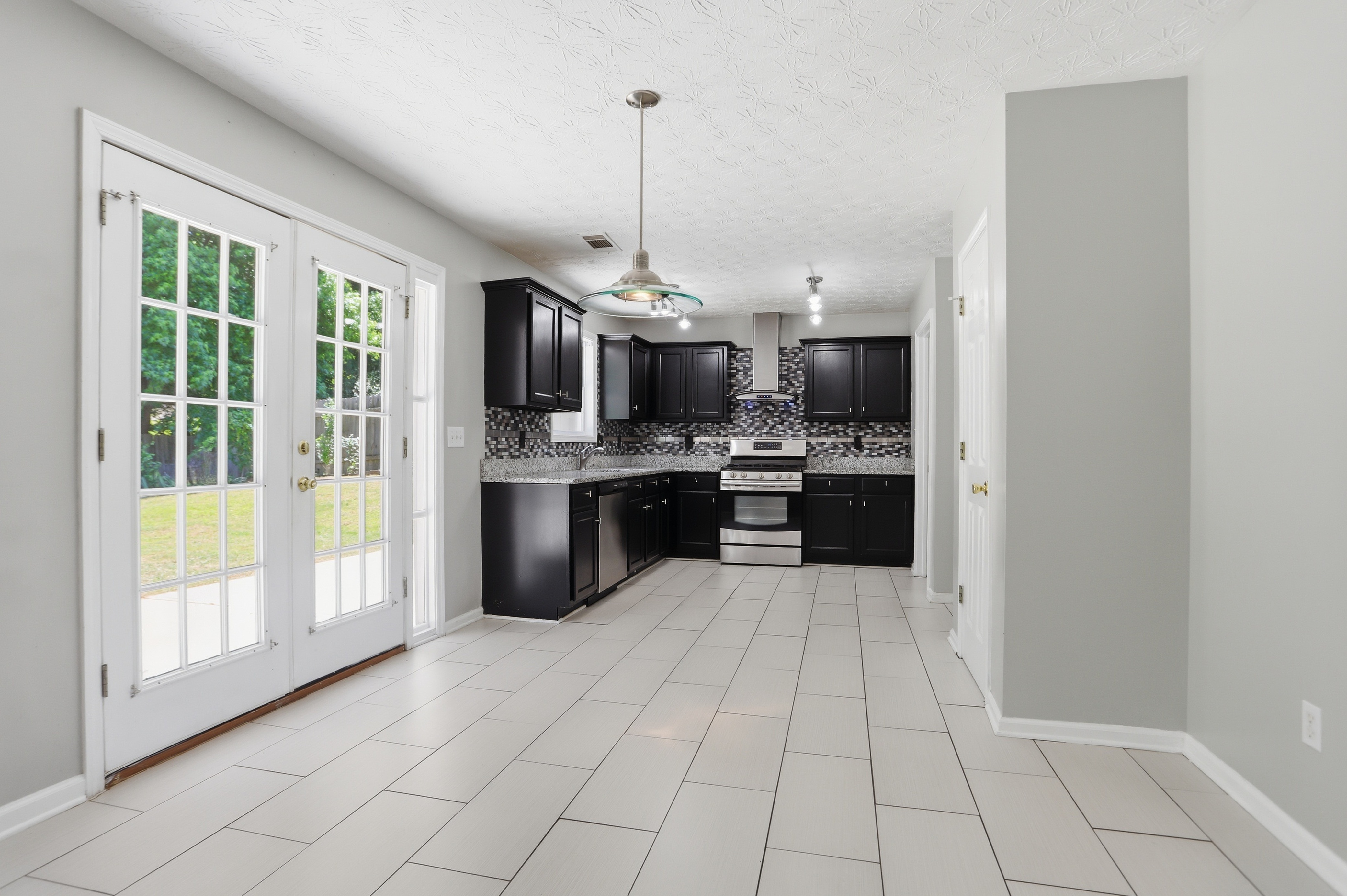 Photo 12 of 36 of 1241 Pine Acre Dr, Sugar Hill, GA