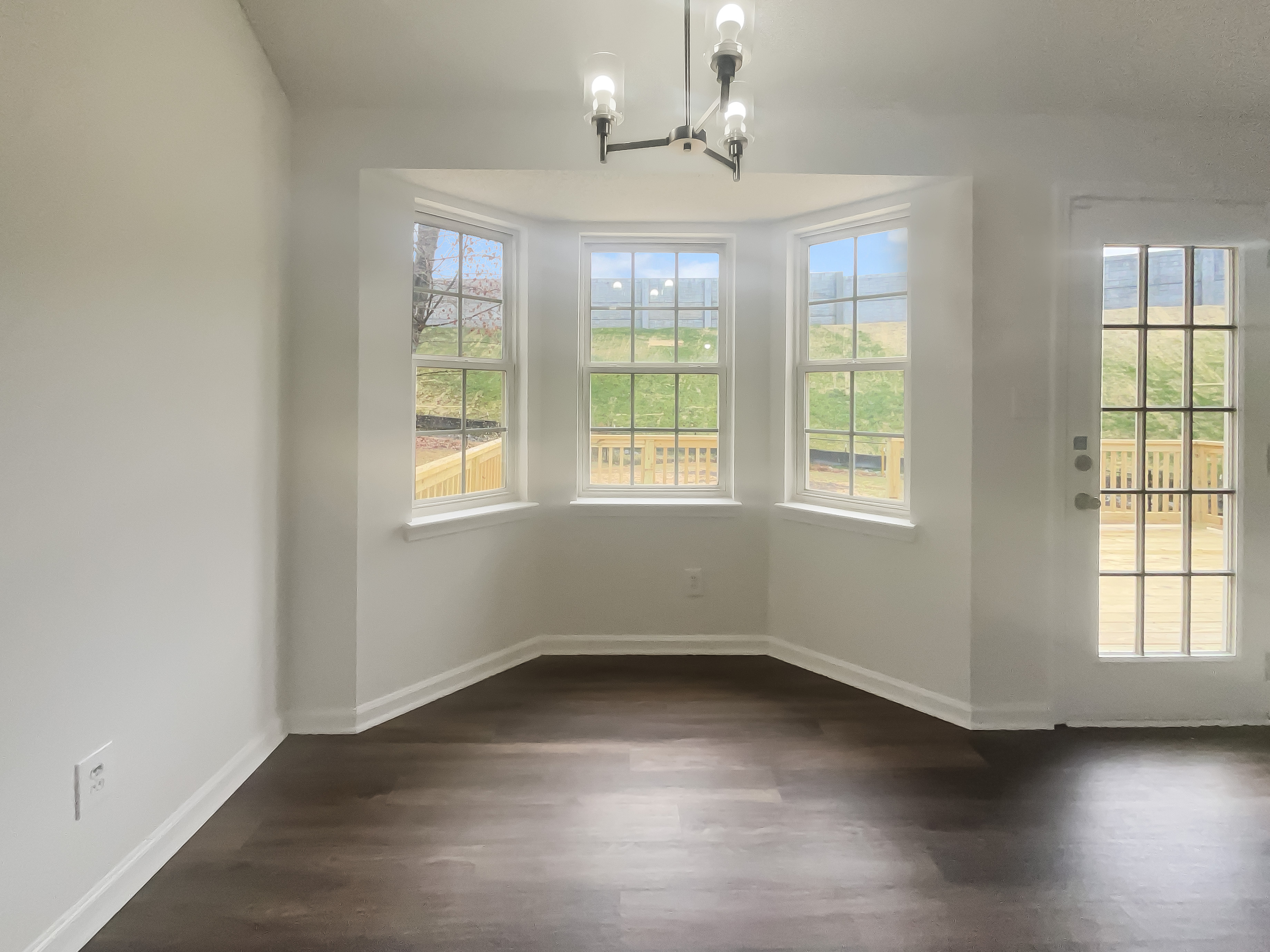 Photo 9 of 17 of 121 Shining Armor Ct, Mooresville, NC
