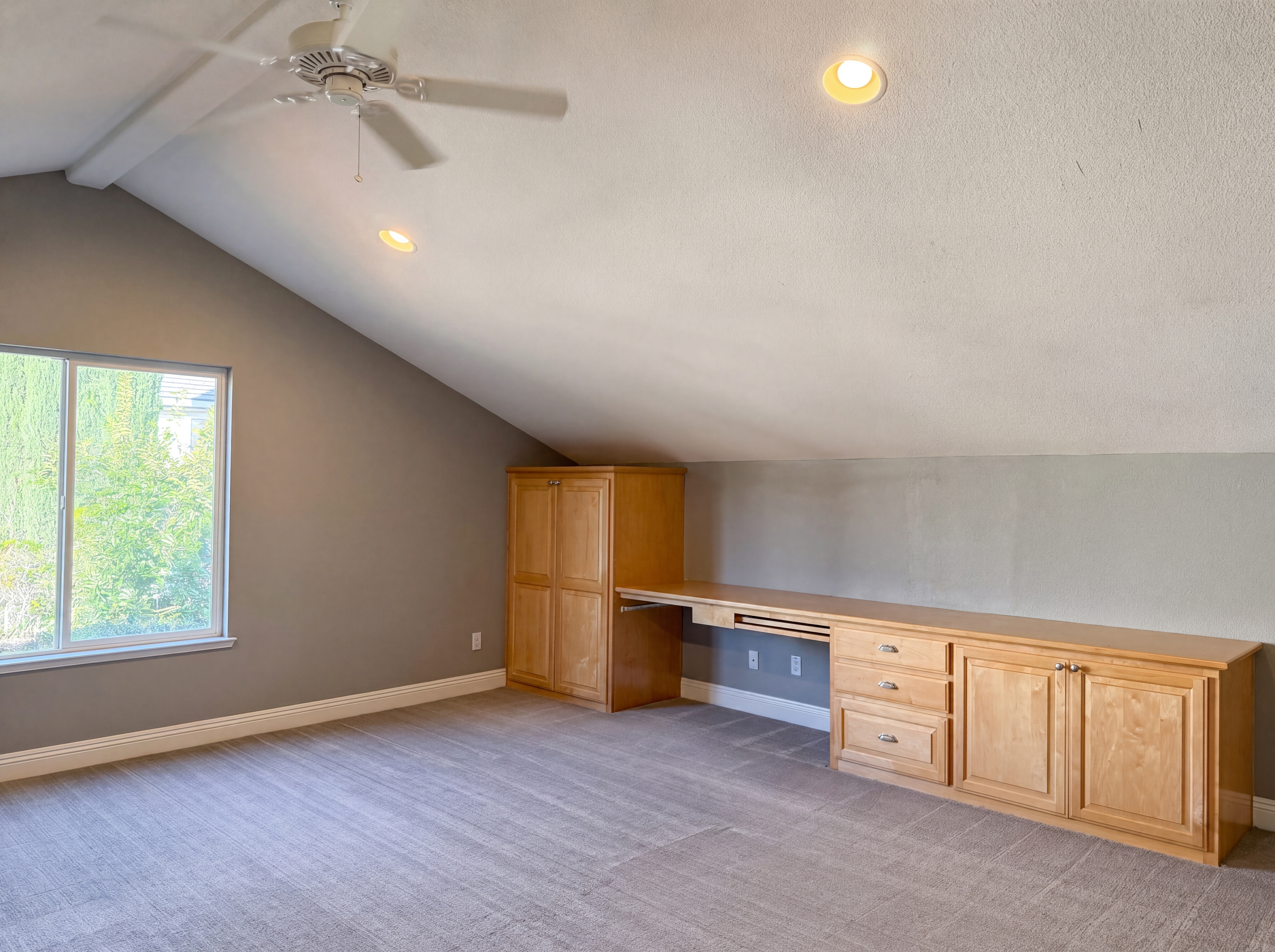 Photo 39 of 51 of 1401 Grey Owl Cir, Roseville, CA