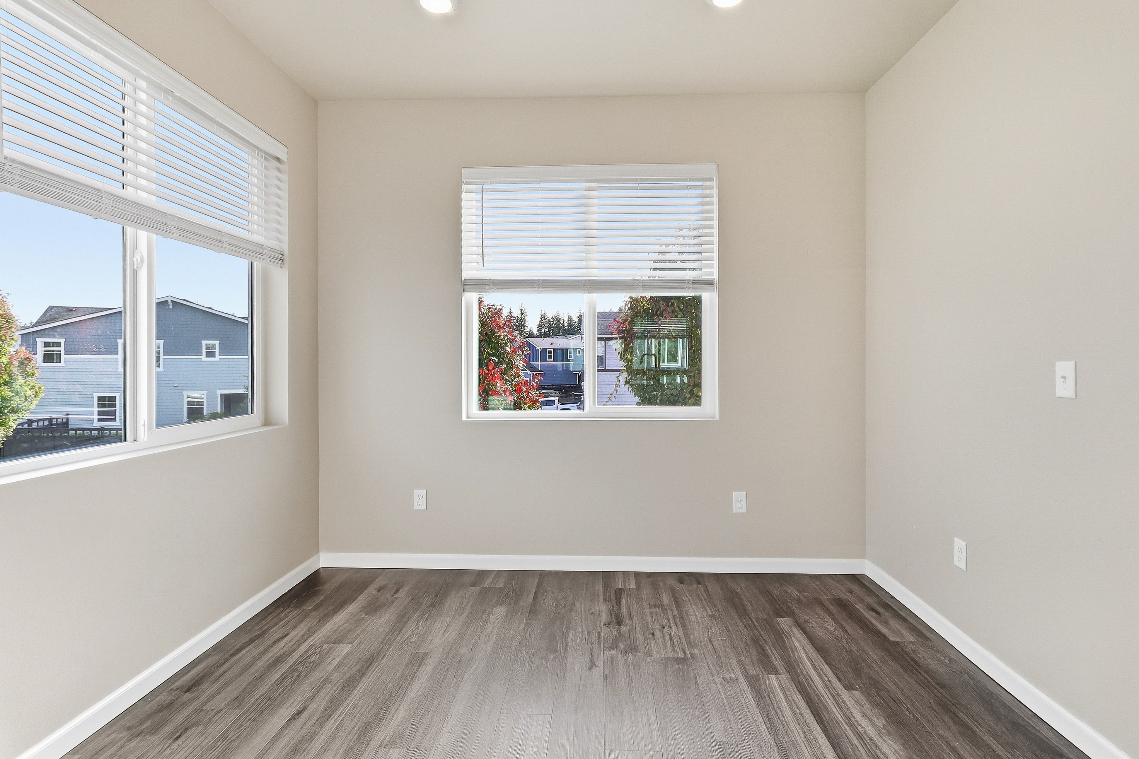 Photo 18 of 36 of 22998 SE Cherry St, Black Diamond, WA