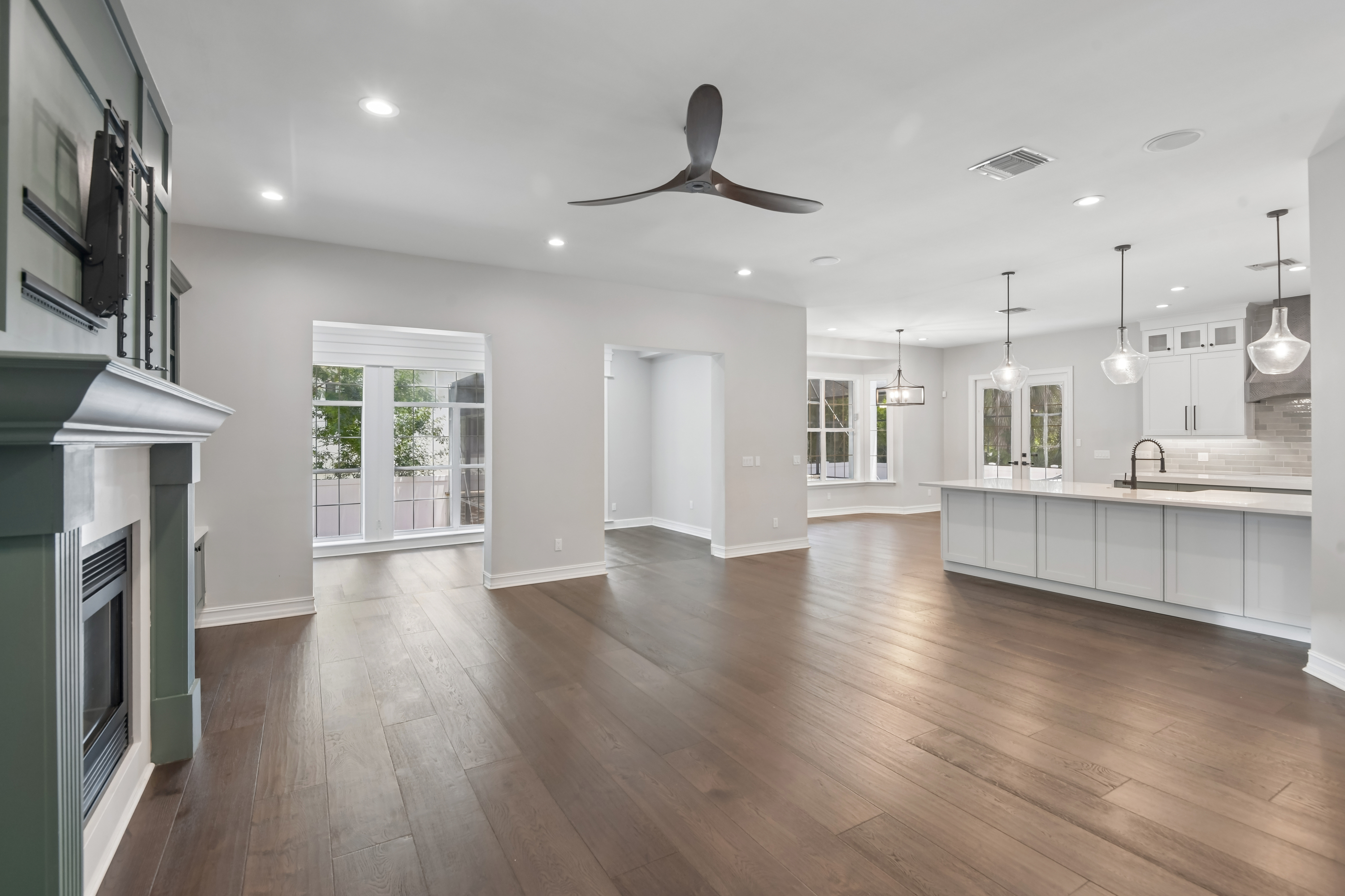 Photo 14 of 62 of 5105 W Neptune Way, Tampa, FL