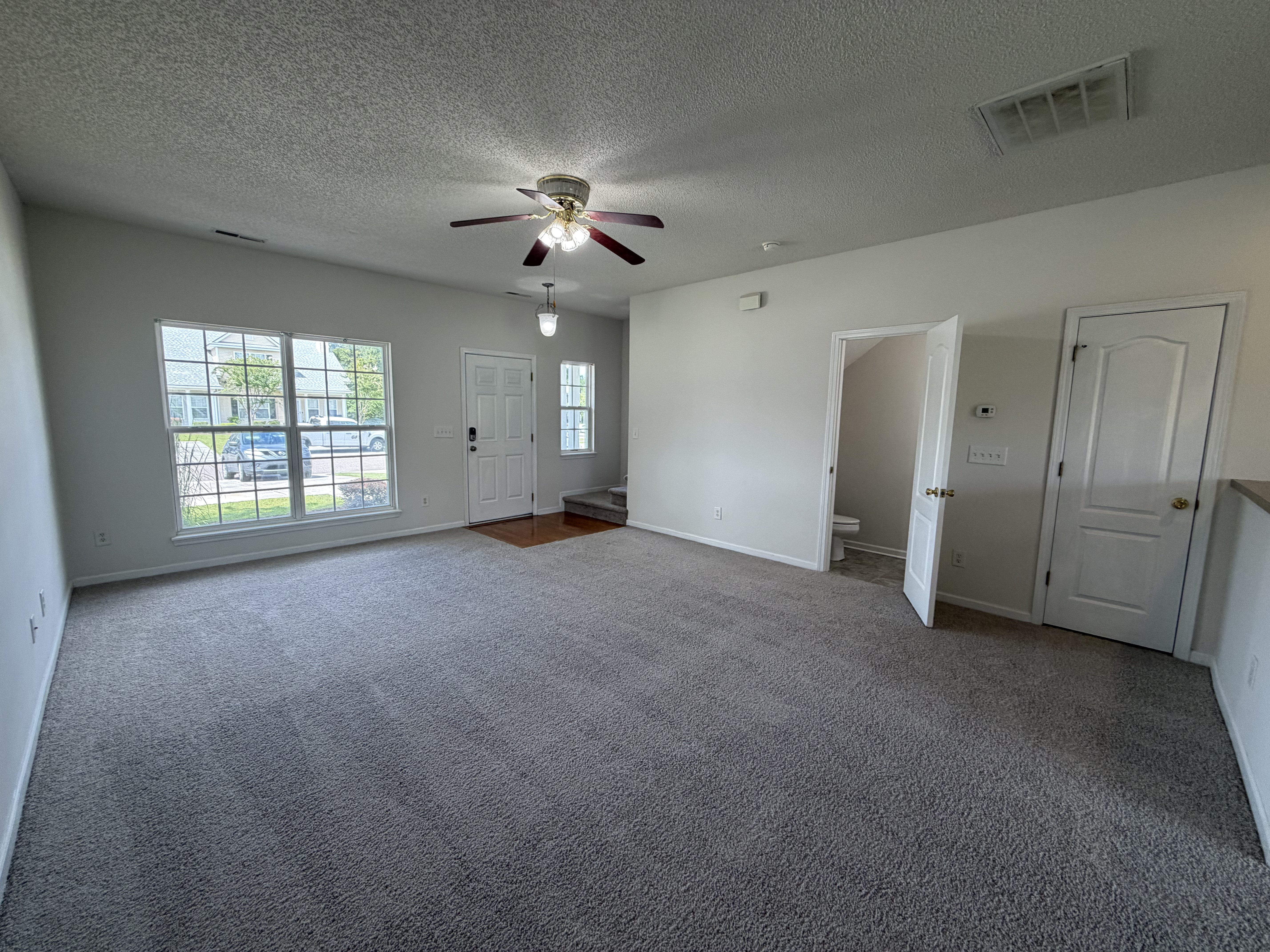 Photo 3 of 17 of 210 Congaree River Dr, Summerville, SC