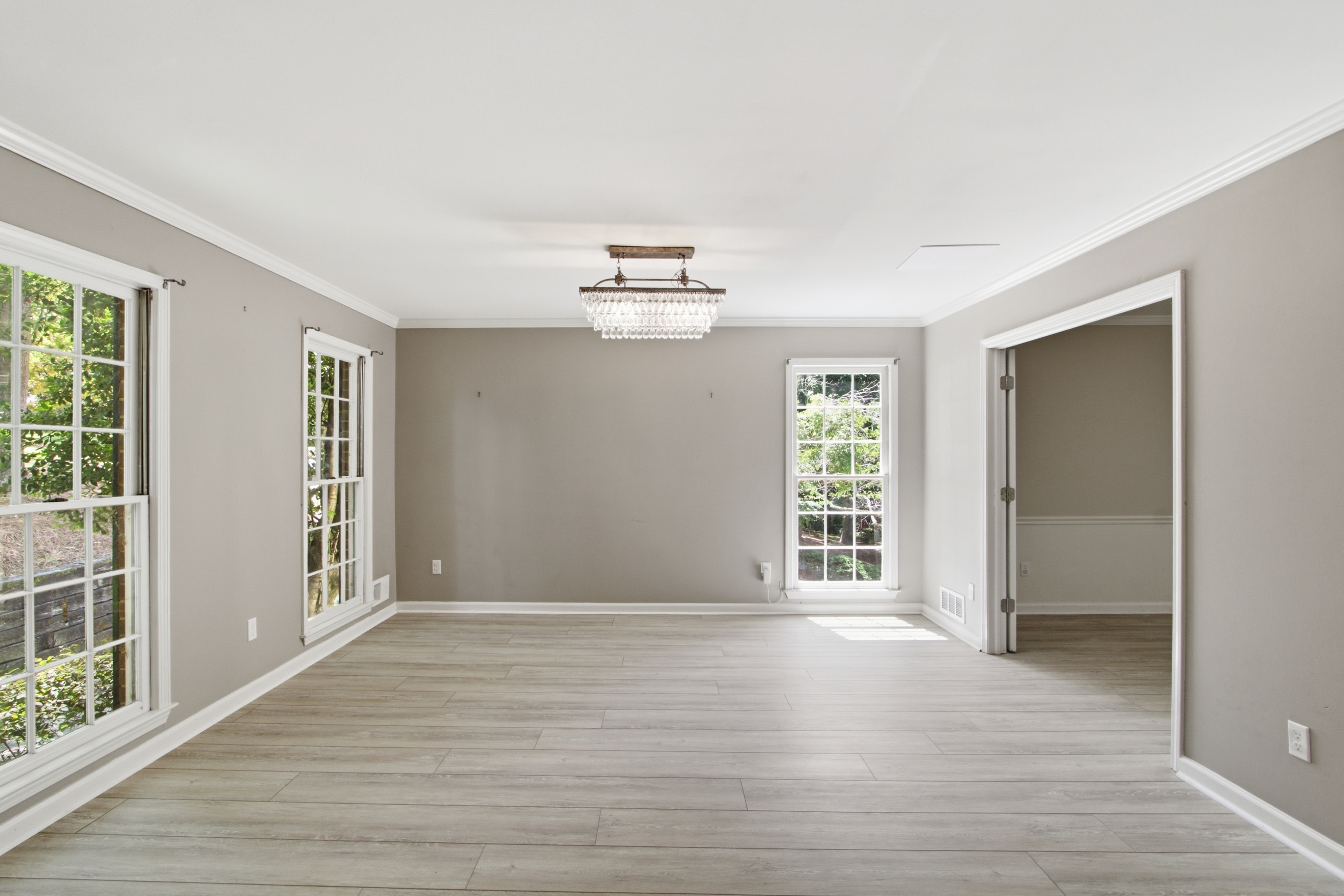 Photo 17 of 46 of 4003 Oakview Ct, Alpharetta, GA