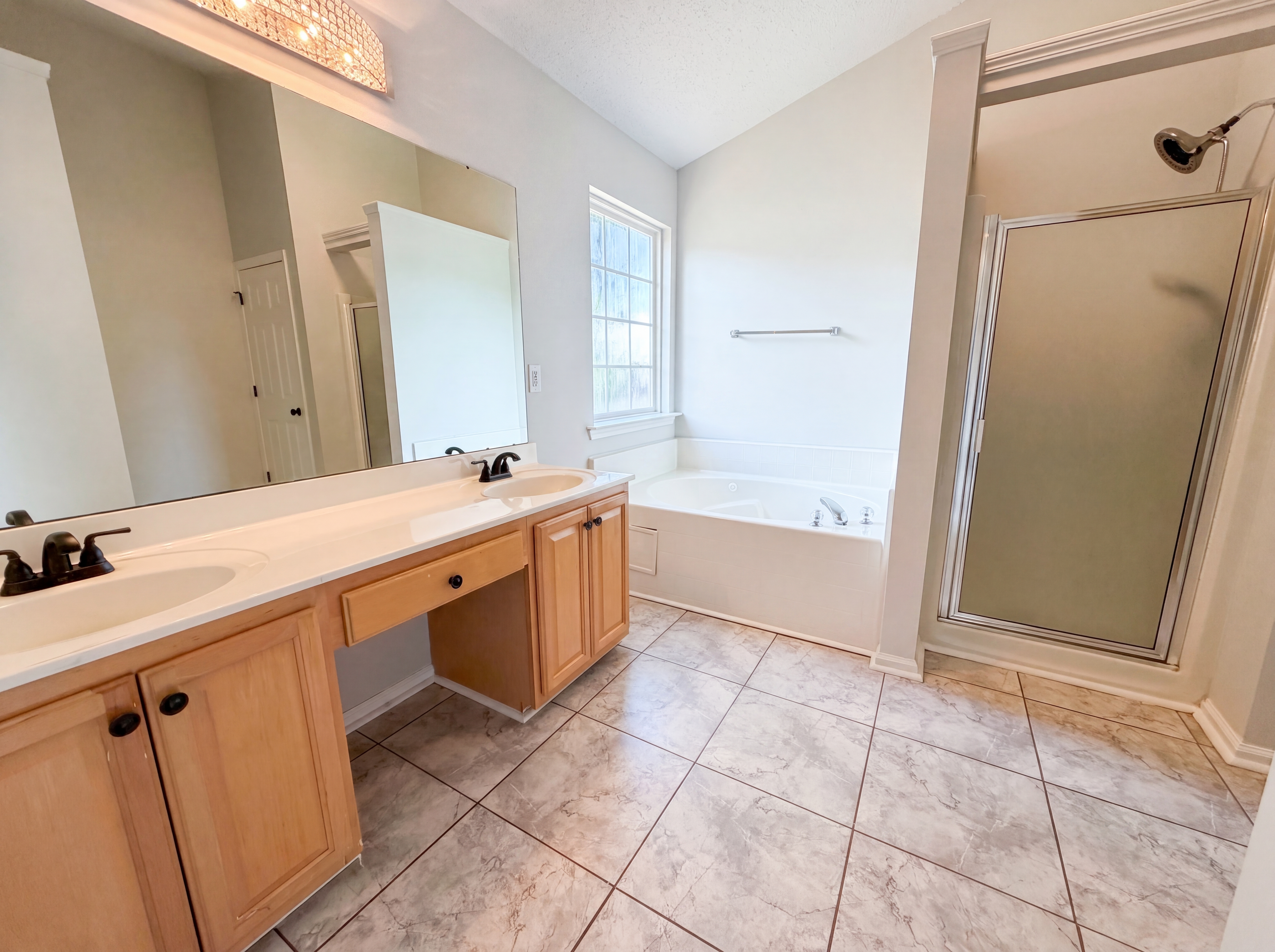 Photo 12 of 26 of 9 Bluff Ridge Ct, Greenville, SC