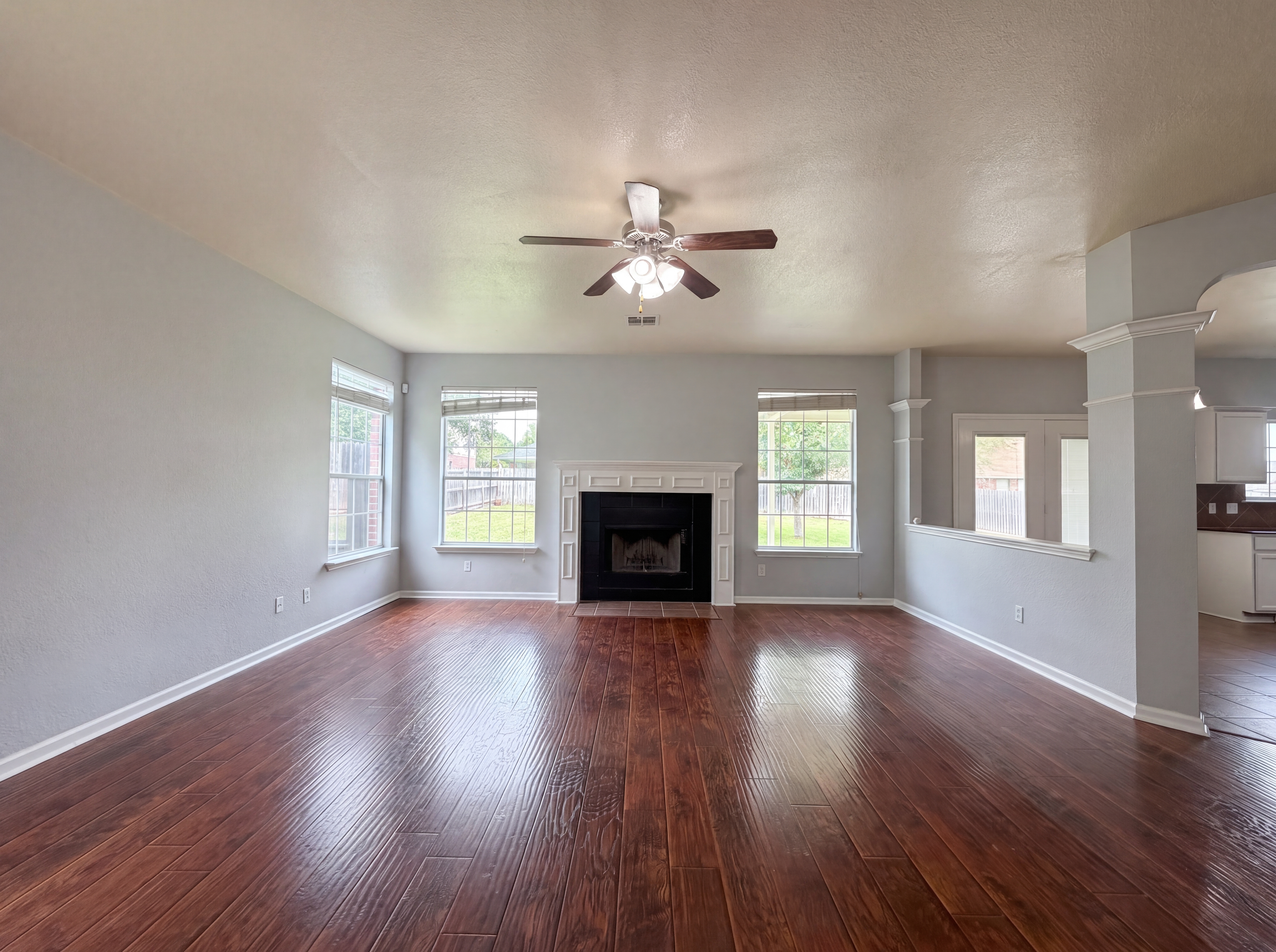 Photo 3 of 19 of 313 Crowfoot Dr, Harker Heights, TX