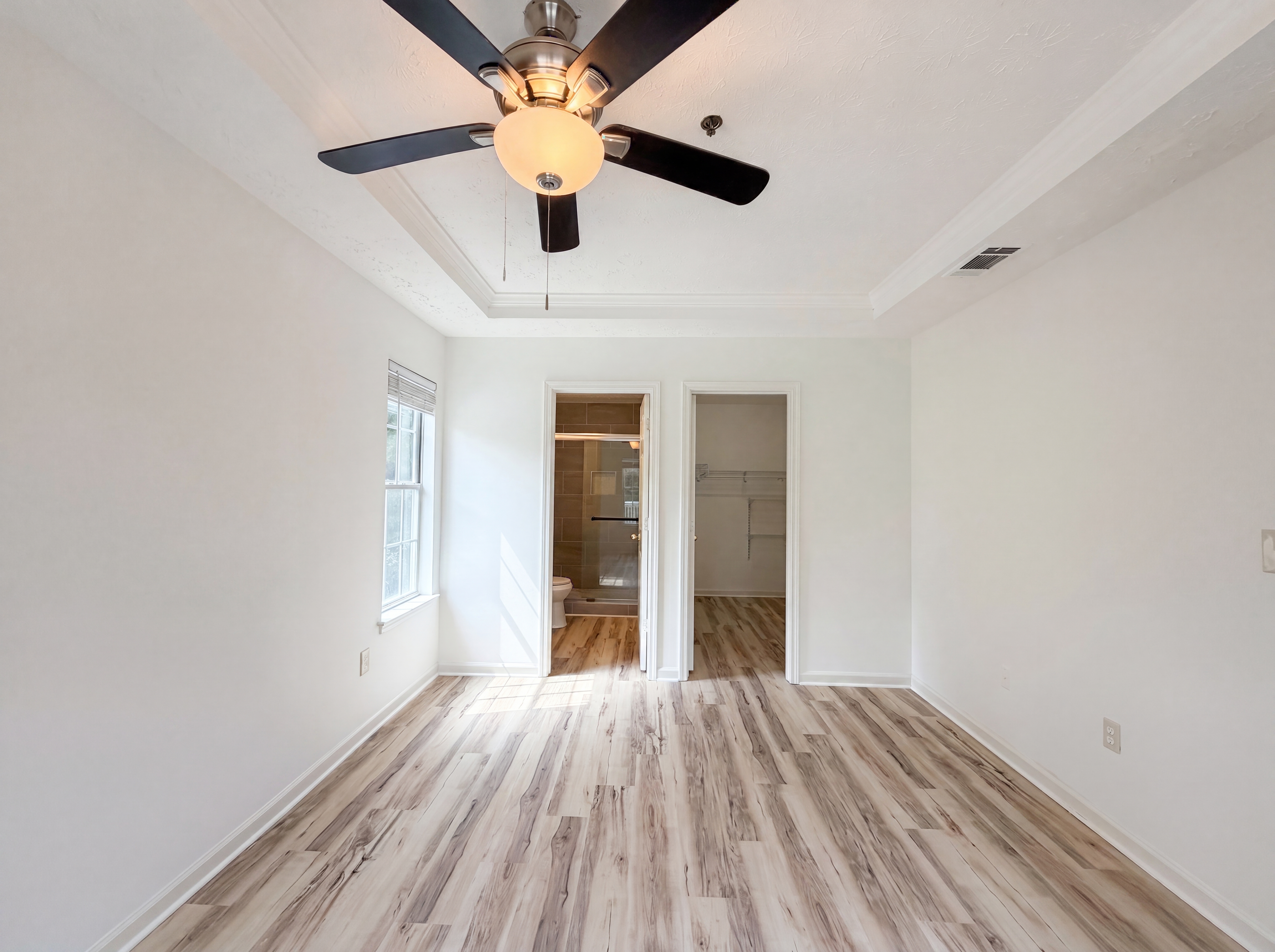 Photo 4 of 19 of 131 Bentley Pl, Tucker, GA